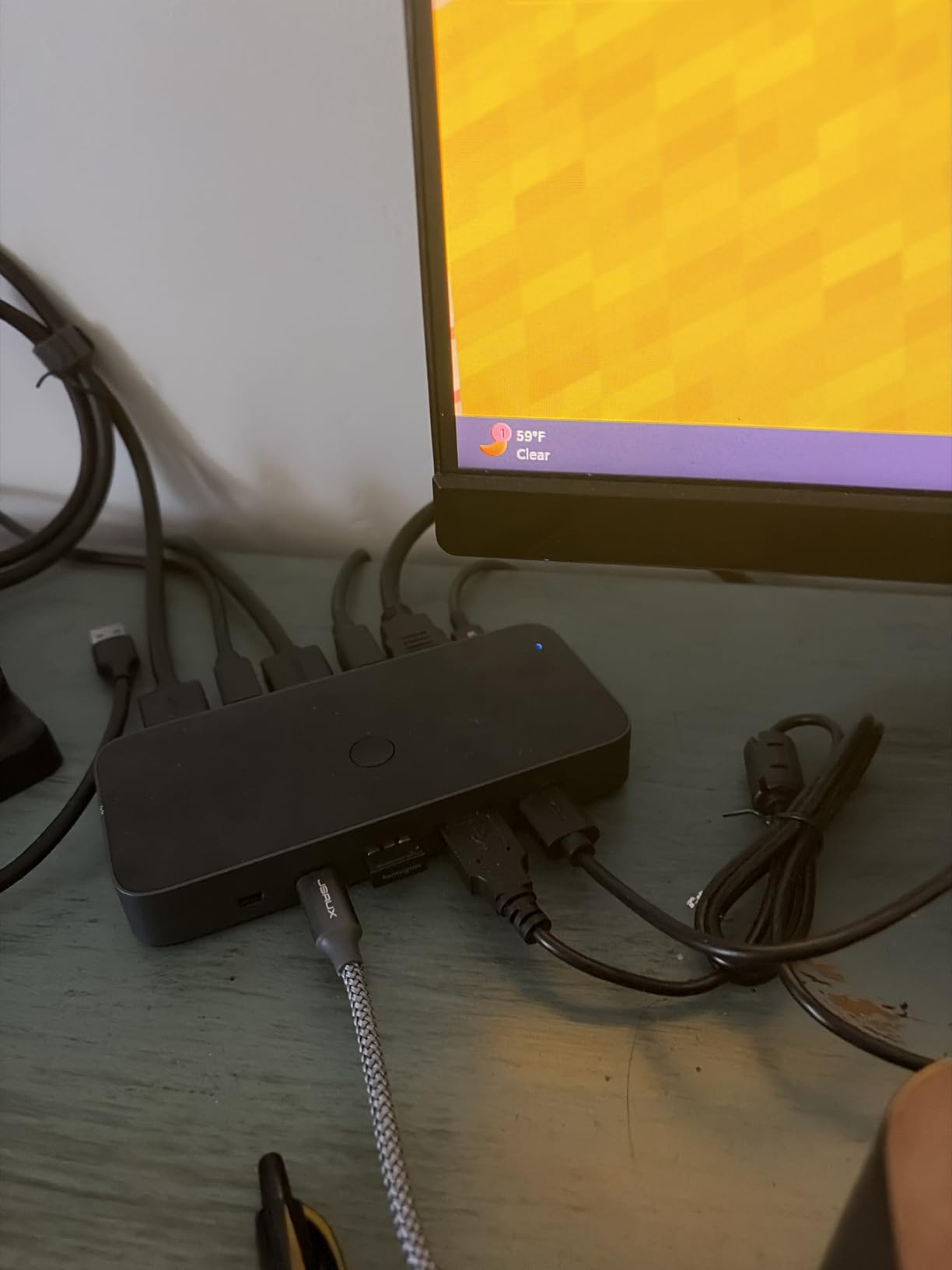 UGREEN HDMI KVM Switch 1 Monitor 2 Computers, Aluminum, 4K@60Hz, 4 USB 3.0 customer photo 1