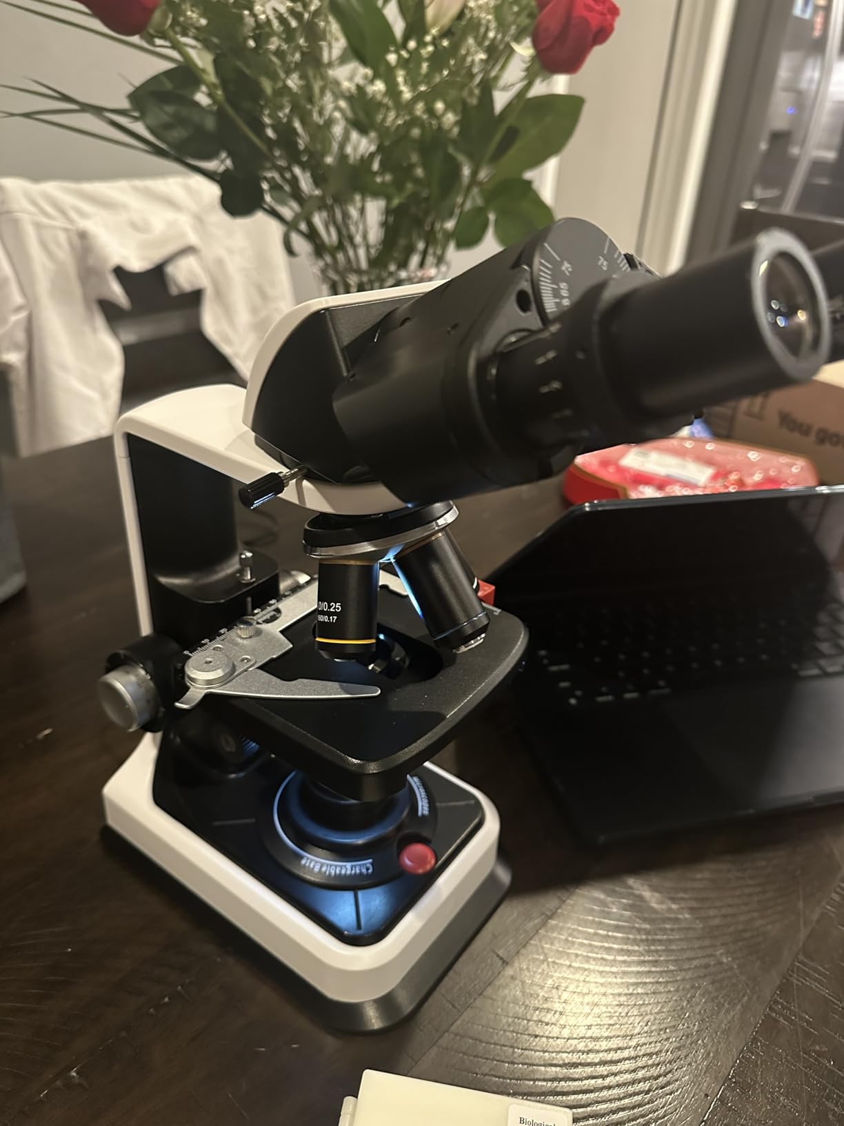 Compound Microscope, 40X-2500X, WF10x and WF25x Eyepieces, Dual LED Lighting and Two-Layer Mechanical Stage, Microscope for Adults customer photo 1