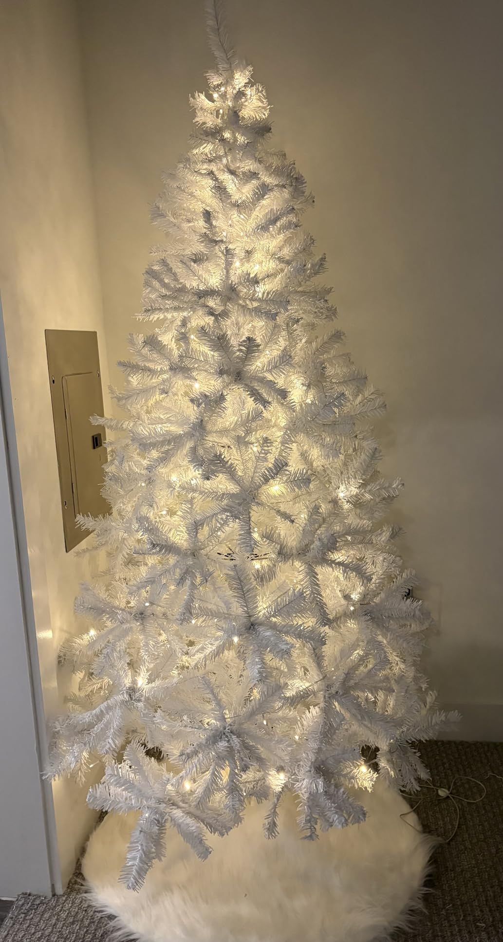 Best Choice Products Artificial Christmas Tree, 7.5ft Premium Unlit Pine Design, Dense Branches Realistic Holiday Décor w/Easy Assembly - Green customer photo 2
