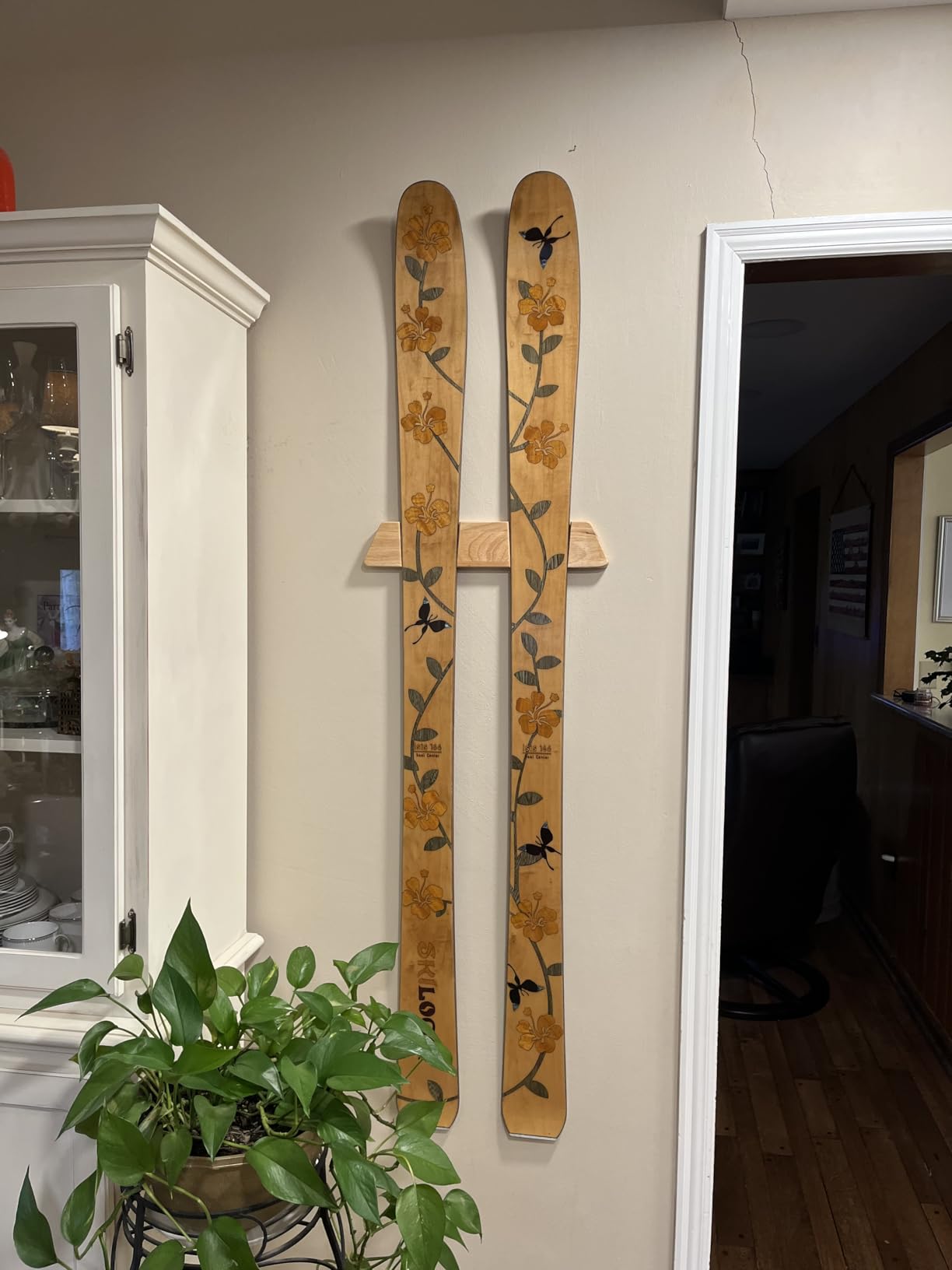 StoreYourBoard Horizontal Wood Ski Rack Wall Mount - Heavy Duty Ski Wall Mount Organizer, Natural Wood (Medium) customer photo 1