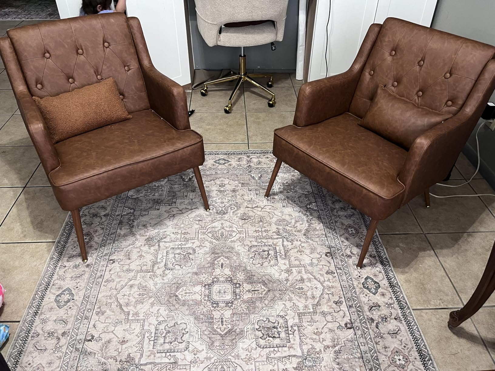 Yaheetech Accent Chair, Mid-Century Modern Armchair, Retro Brown | Faux Leather Chair with Lumbar Pillow, Comfy Upholstered Reading Chair for Living Room, Bedroom and Small Spaces customer photo 2