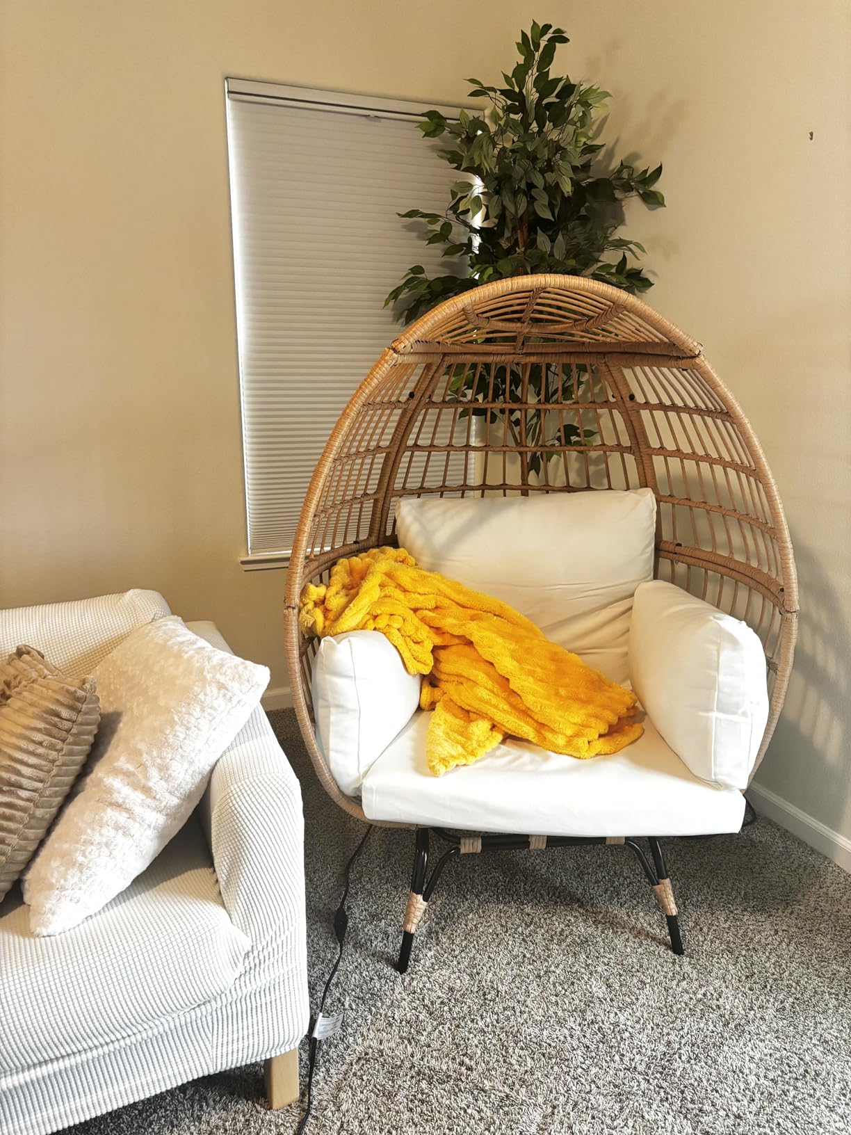 Murago Outdoor 360° Swivel Oversized Rattan Egg Chair for Adults | Indoor Patio Wicker Egg Chair with Overstuffed Cushions, 440lb Weight Capacity, Natural Rattan with Beige Cushion customer photo 2