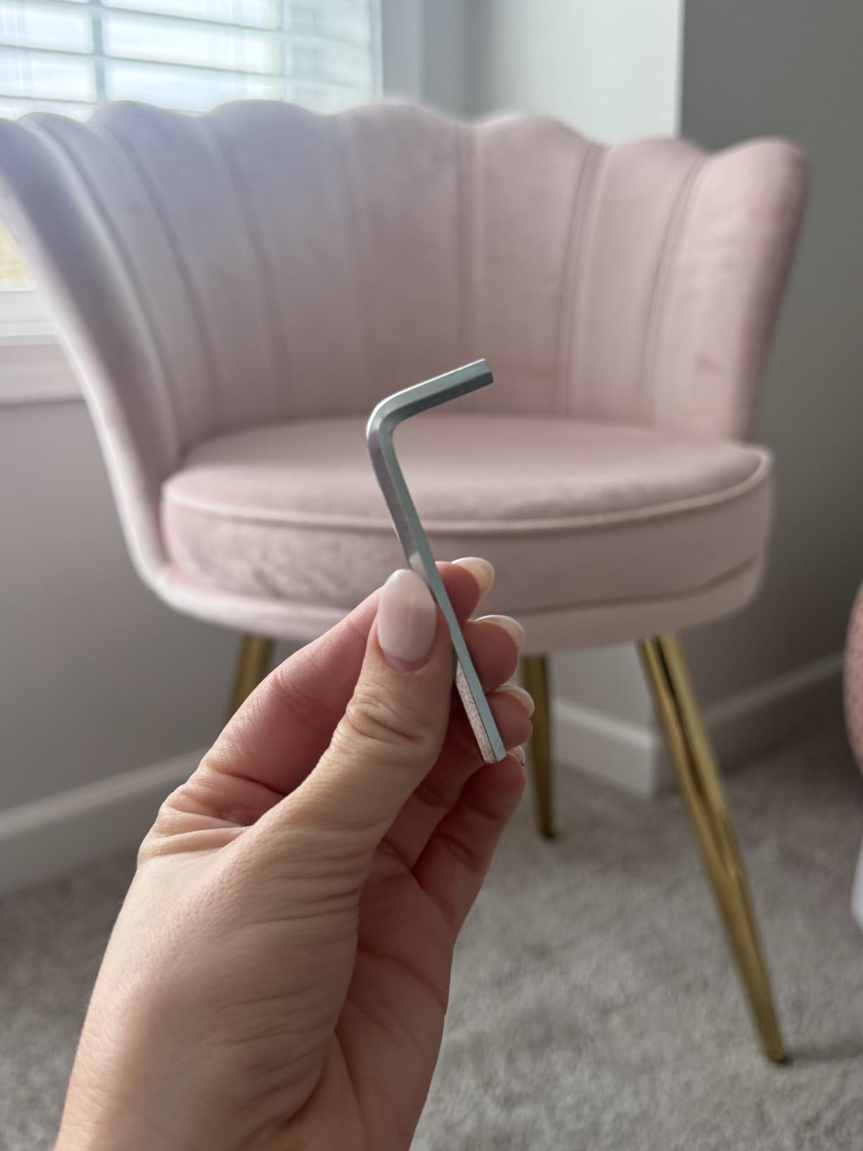 Velvet Accent Chair with Gold Metal Legs, Vanity Chair for Makeup Room, Upholstered Guest Chair for Living Room, for Bedroom, Light Pink customer photo 1