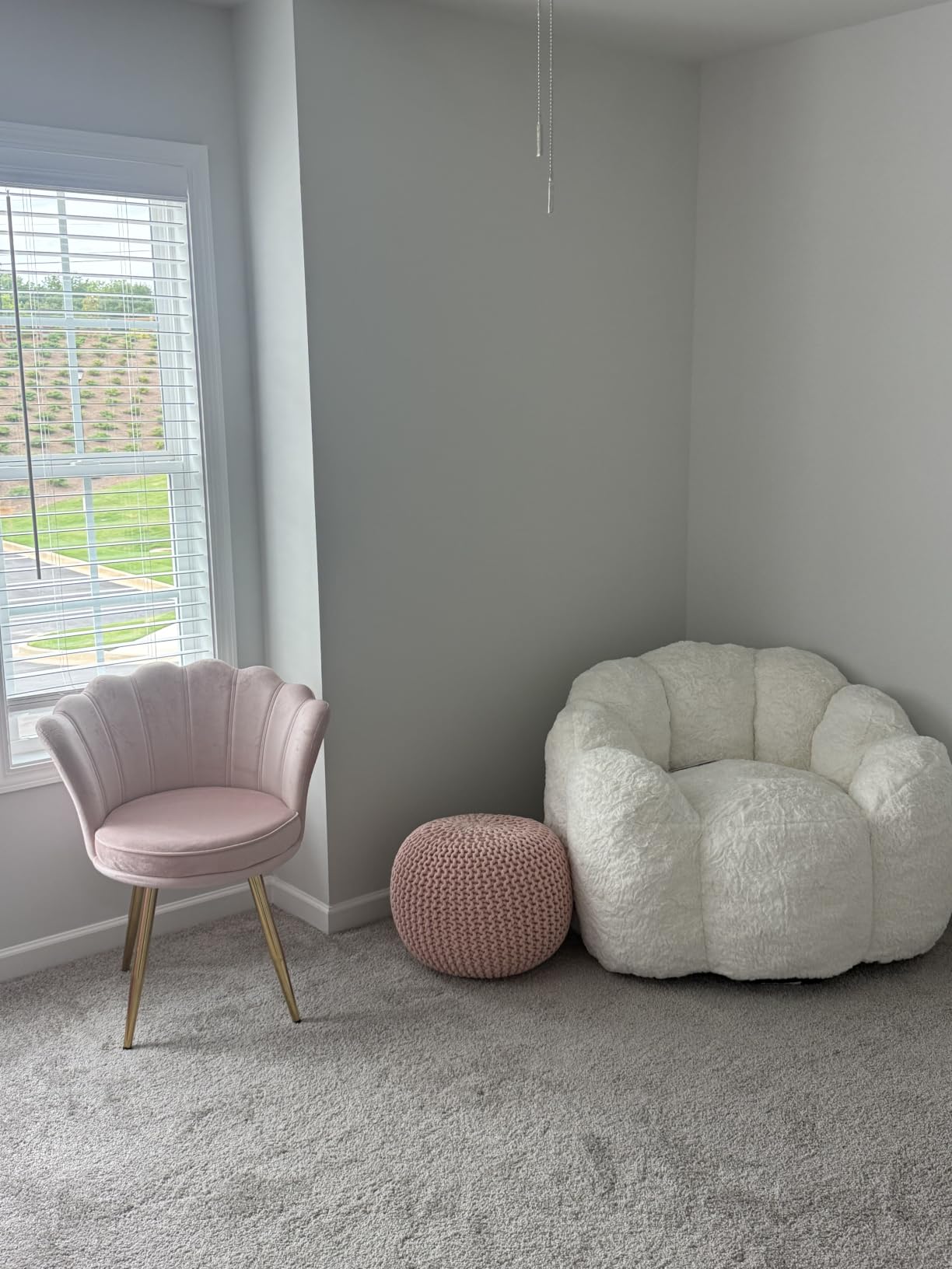 Velvet Accent Chair with Gold Metal Legs, Vanity Chair for Makeup Room, Upholstered Guest Chair for Living Room, for Bedroom, Light Pink customer photo 2