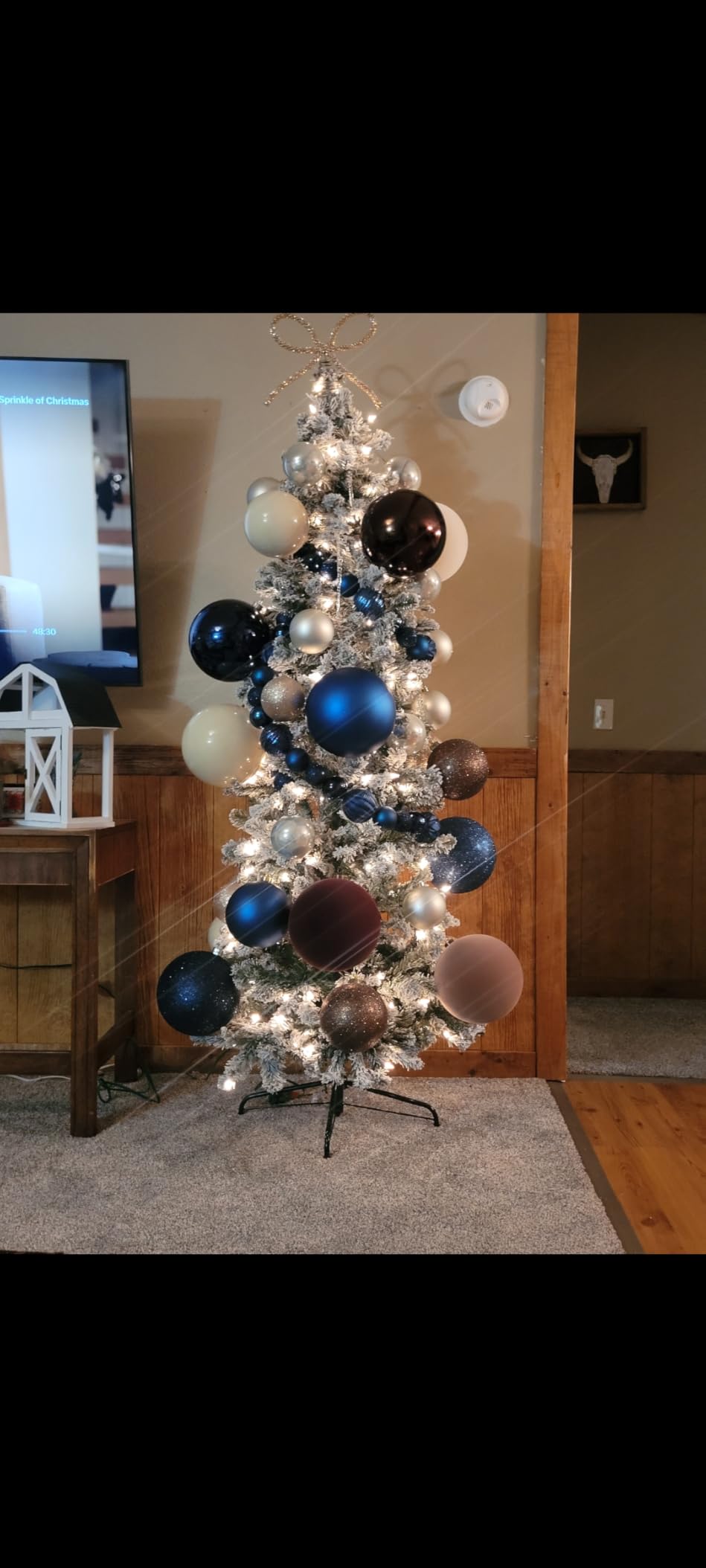 SHareconn 6ft Prelit Snow Flocked Artificial Hinged Slim Pencil Christmas Tree with Warm White Lights, Flocked Pencil Spruce Tree, Perfect Decoration Choice for Xmas Holiday customer photo 2