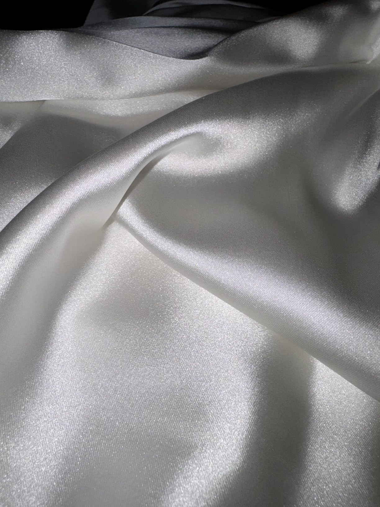 THXSILK Silk Sheet Set 4 Pcs, King Size Sheet Set, Soft Breathable Cooling Bed Sheets with 1 Flat Sheet, 1 Fitted Sheet, 2 Pillowcases with Zipper Closure, White customer photo 1