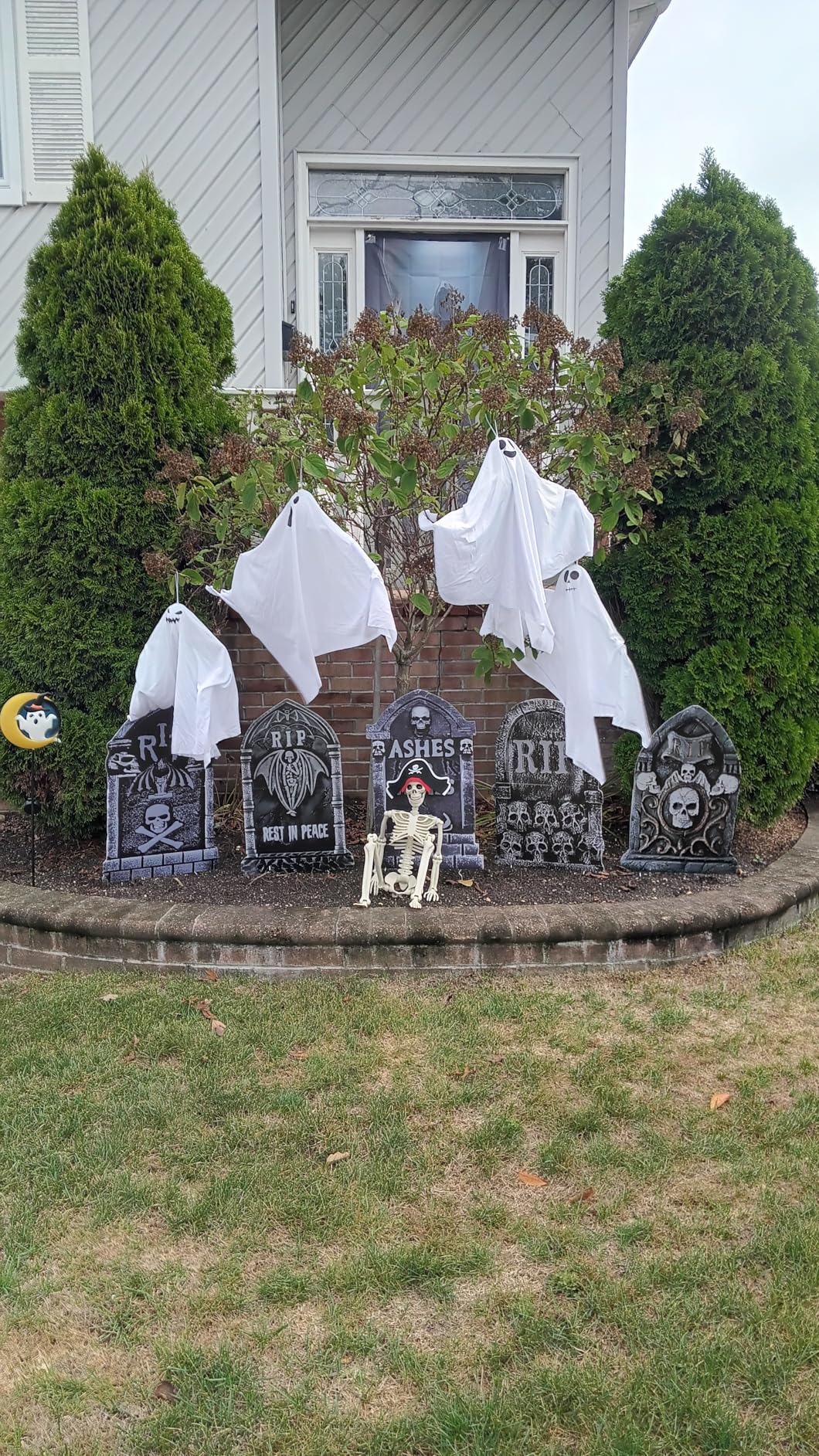 25.6inches Halloween Decorations Outdoor, DIY Halloween Decorations Outdoor of Gravestone Yard Signs, Extra Large Halloween TombstonesCemetery Headstones Scary Decorations for Garden with Waterproof customer photo 1