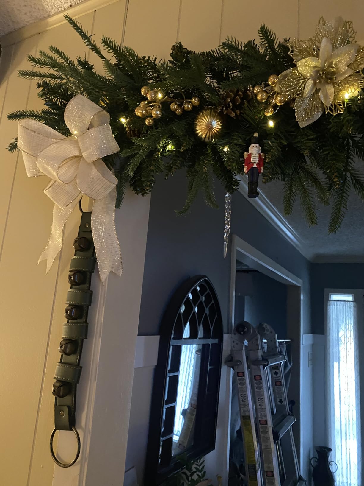 9 FT Pre-lit Christmas Garland Holiday Artificial 50 Led Light for Stairs Wall Door Indoor Outdoor Garland with Battery Operated Timer, for Home Decorations Fireplaces customer photo 1