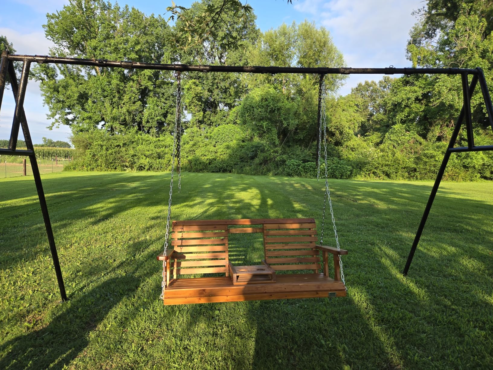 VEVOR Wooden Porch Swing 4.5 ft, Patio Bench Swing for Courtyard & Garden, Upgraded 880 lbs Strong Load Capacity, Heavy Duty Swing Chair Bench with Hanging Chains for Outdoors, White customer photo 1