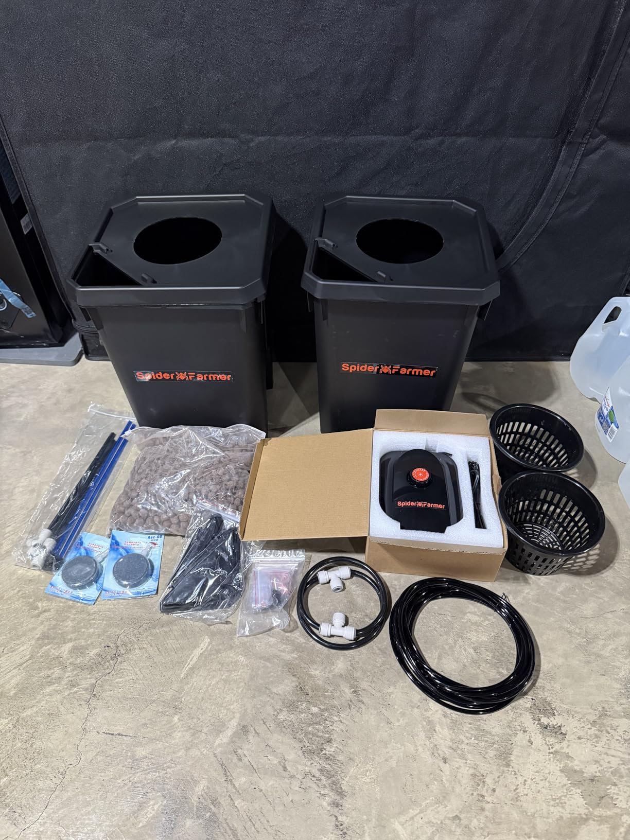 Spider Farmer DWC Hydroponics Growing System Indoor Garden Plants 2 Buckets | 7-Gallon Deep Water Culture, New Triangular Cover Design, Recirculating Drip Gardening System with Top Drip Kit, 8W Air Pump customer photo 1