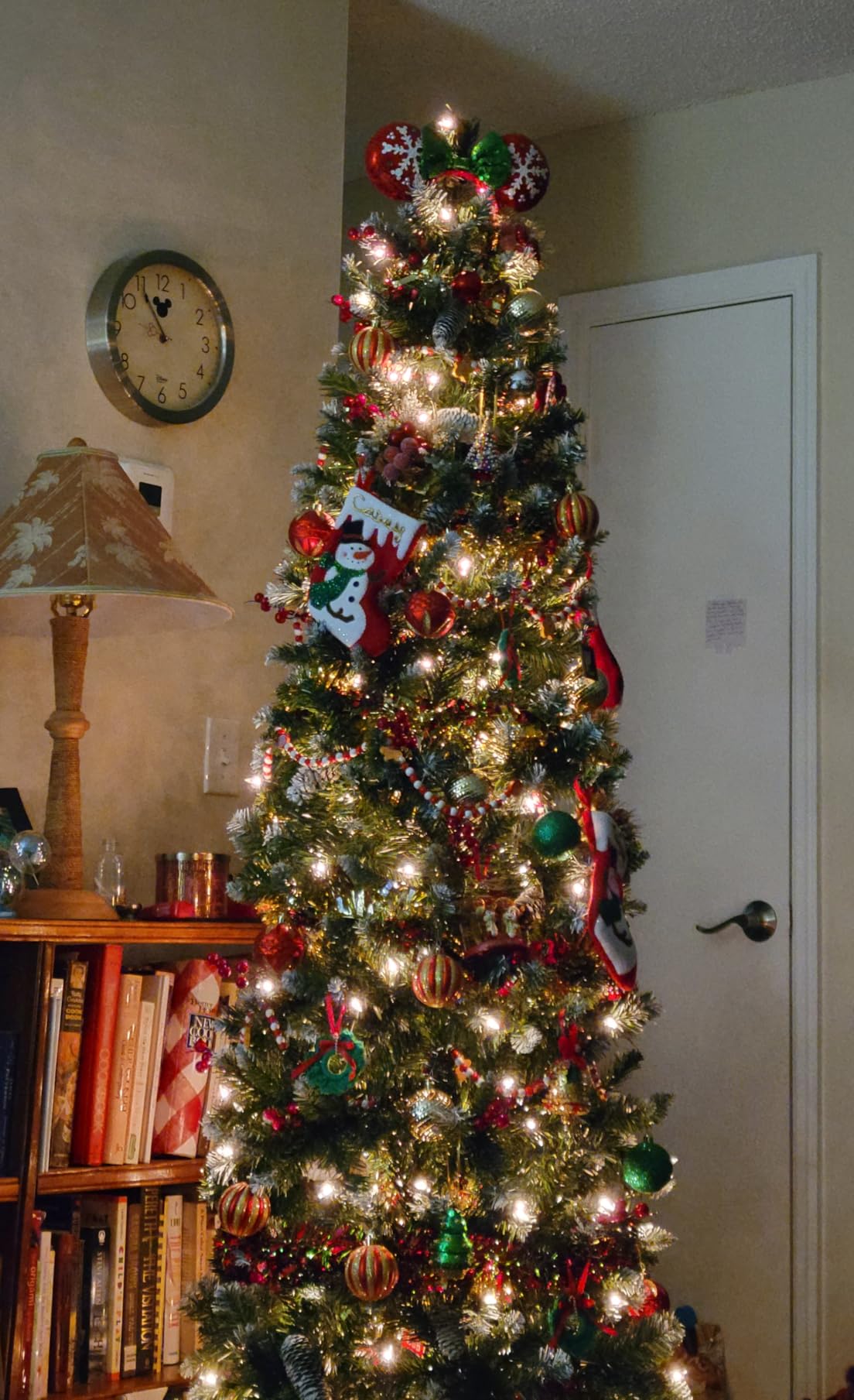 Yaheetech 7.5ft Pre-lit Pencil Spruce Christmas Tree, Artificial Slim Xmas Fir, Pre-Decorated with 948 Tips, 350 Lights, Pine Cones, Metal Hinges & Base, Green customer photo 2