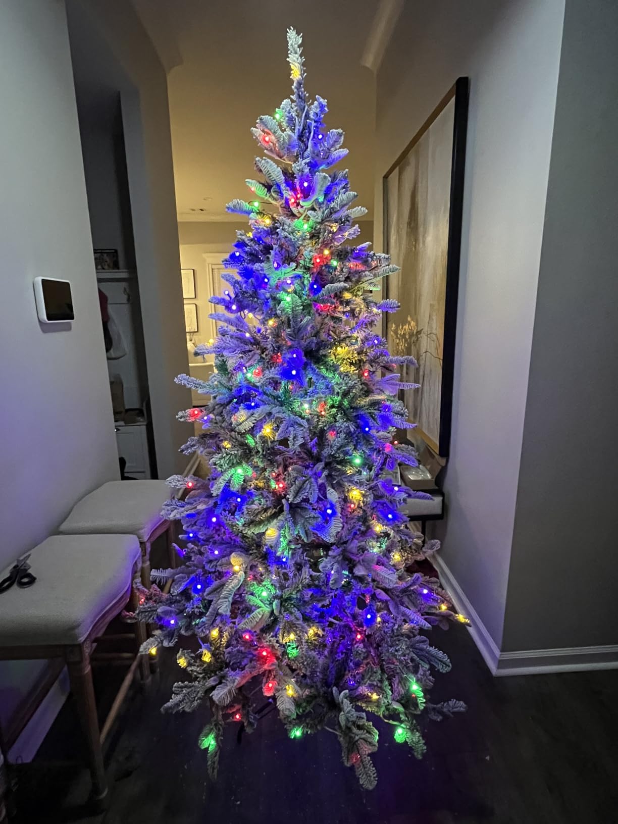 YITAHOME Pre-Lit Flocked Artificial Christmas Tree with Remote, 6.5 FT Snow Flocked Natural Layered Christmas Tree with 760 PE & PVC Mixed Tips and 350 Lights for Home, Office, Party Decoration customer photo 2