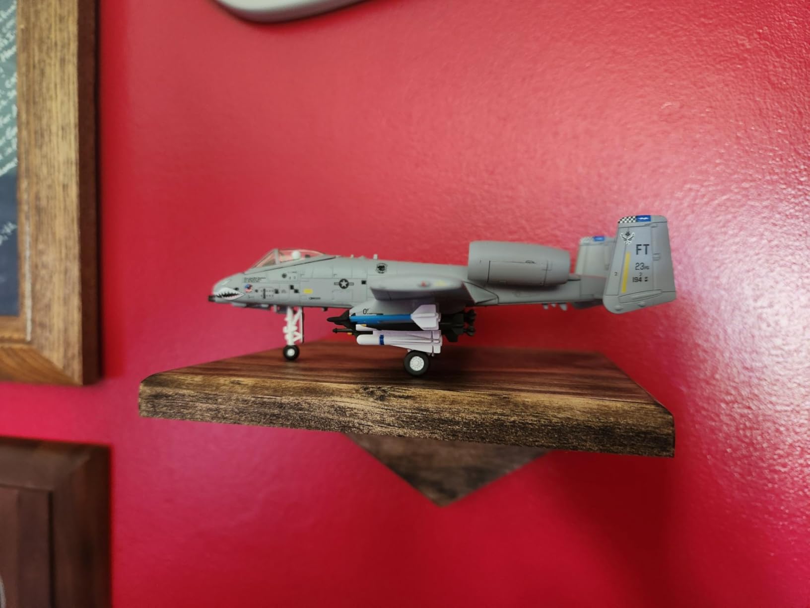 NUOTIE 1/100 A-10 Thunderbolt II (Warthog) Attack Pre-Build Diecast Metal Aircraft Model Kits VX-23 Replica Military Plane for Display Collection or Gift customer photo 2