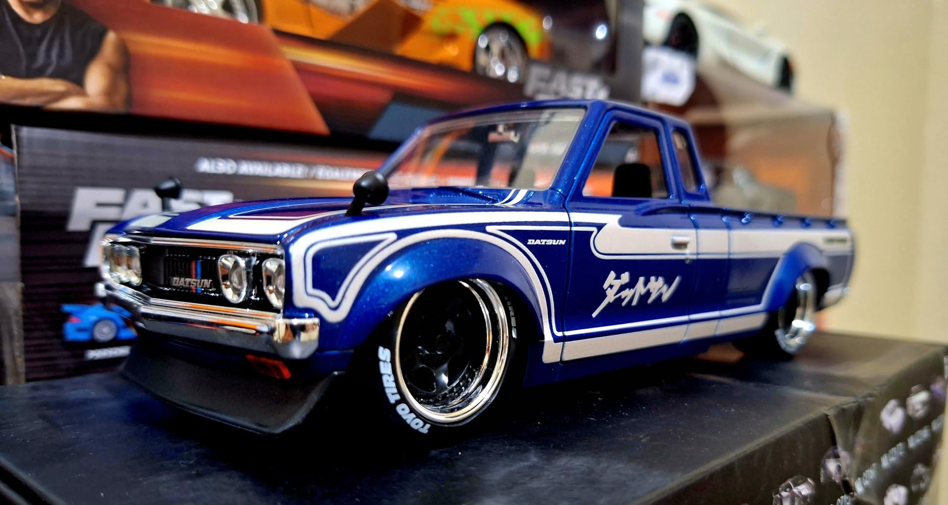 Jada Toys JDM Tuners 1:24 Scale Die-Cast 1972 Datsun 620 Pickup - Opening Doors, Detailed Interior, Rubber Tires, Collectible for Ages 8+(Gloss Blue) customer photo 1