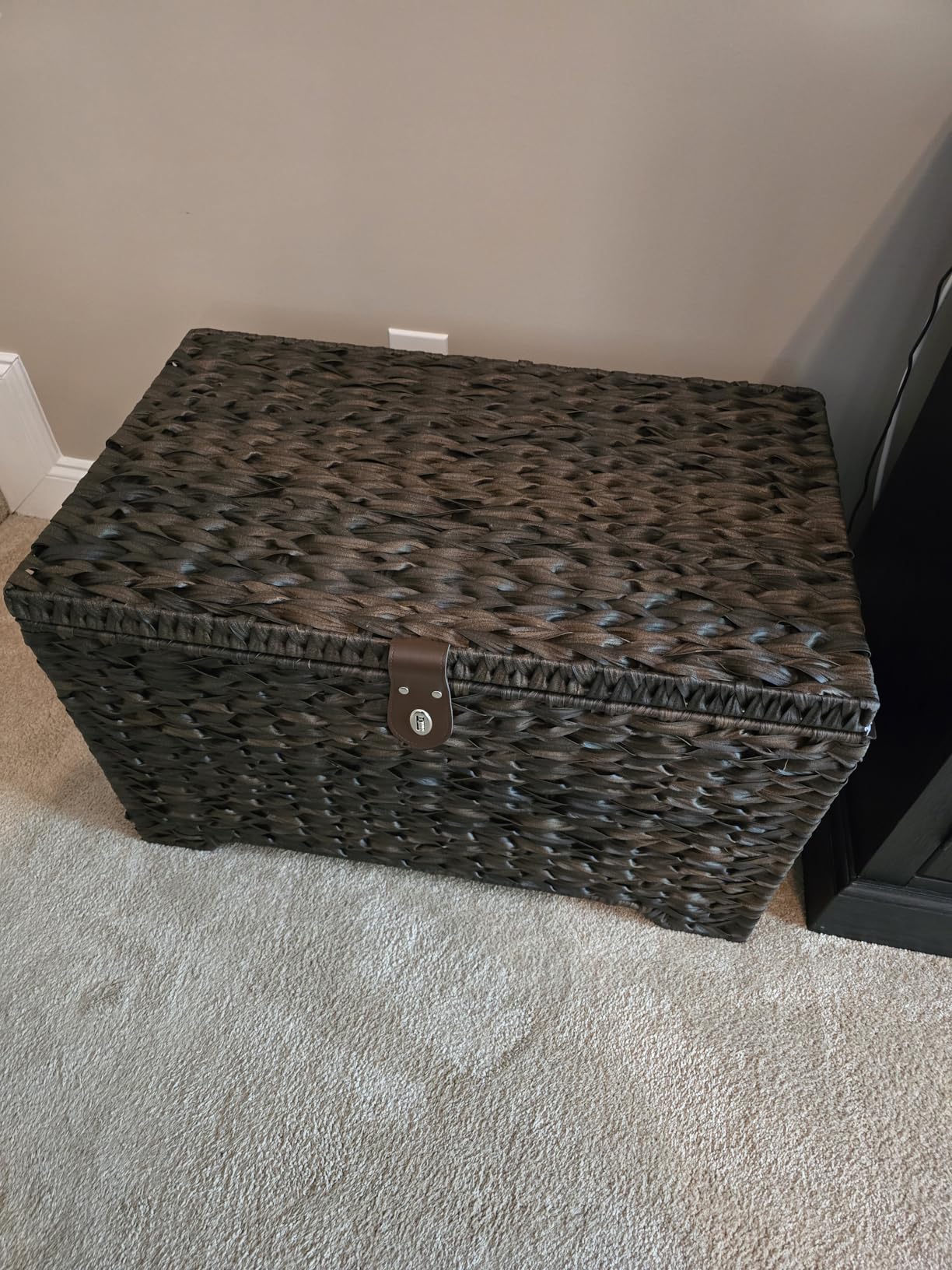 165L Handwoven Wicker Storage Basket with Lid, Large Storage Trunk | Leather Buckle Closure; Waterproof PP Wicker; Large Metal Ring Handles; Reinforced Steel Frame customer photo 1