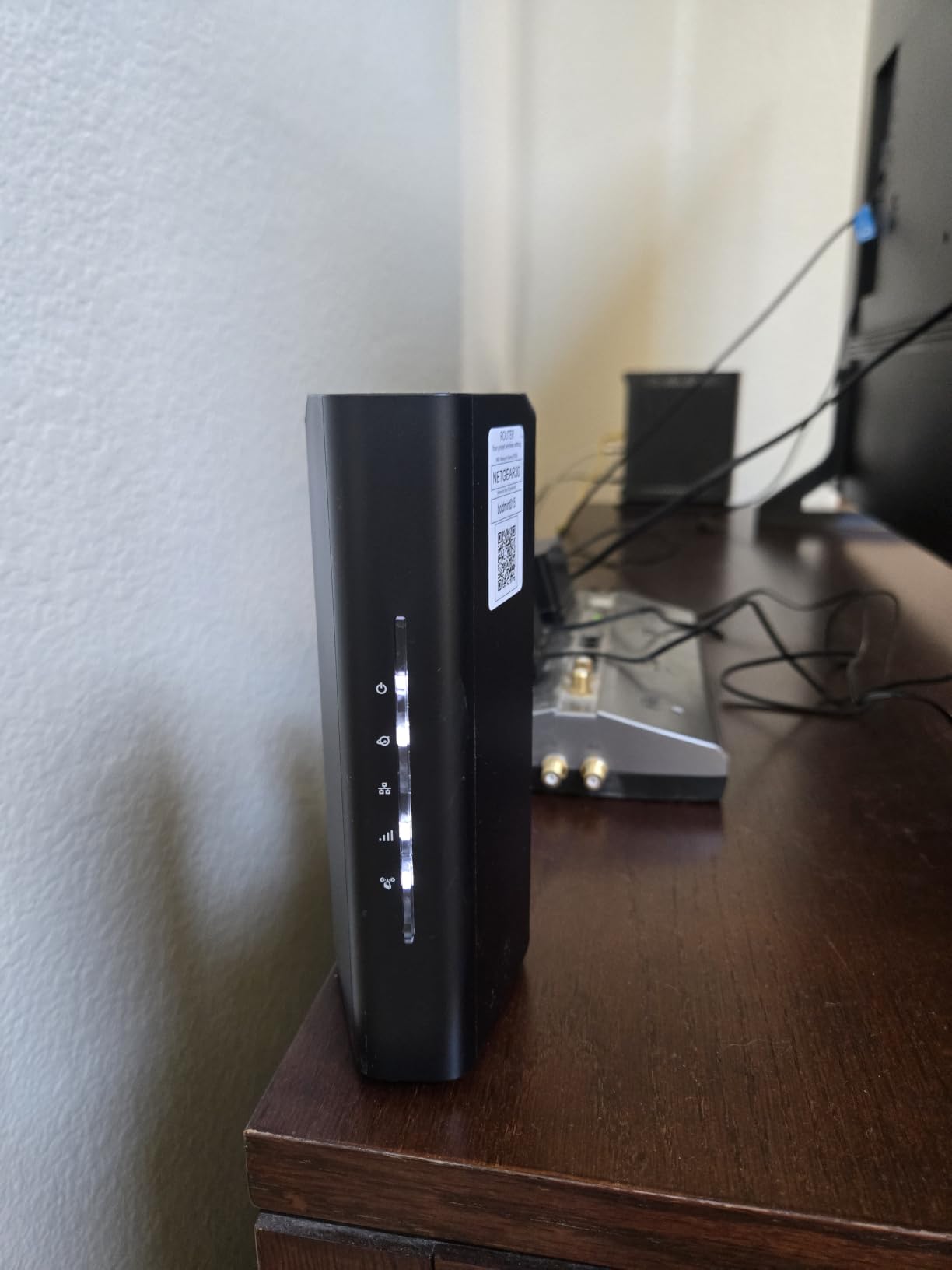 NETGEAR Nighthawk Dual-Band WiFi 7 Router (RS90) - Router Only, BE3600 Wireless Speed (up to 3.6 Gbps), Covers up to 2,000 sq. ft., 50 Devices, 2.5 Gig Internet Port customer photo 1
