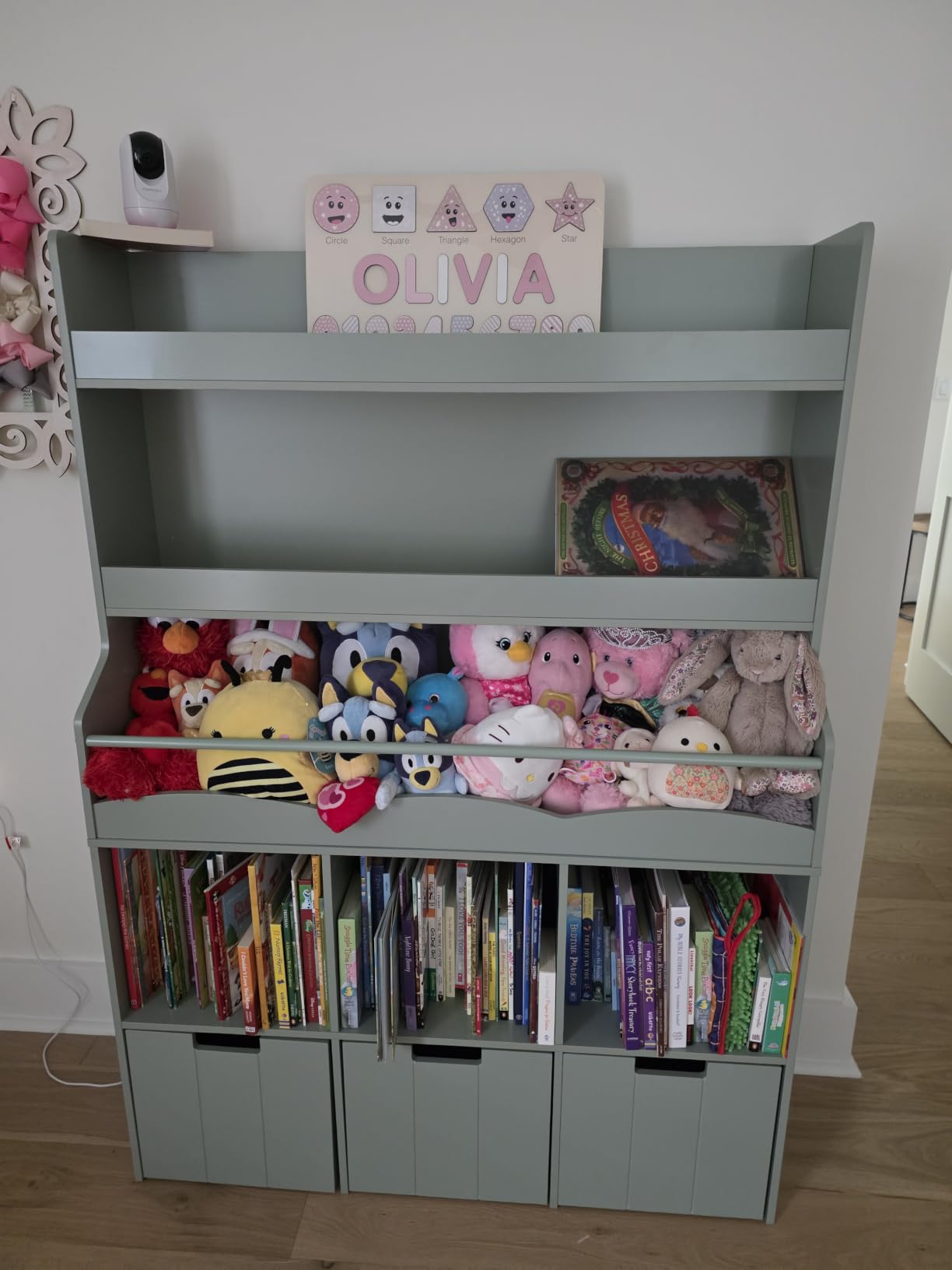 HITHOS Toy Storage Organizer w/Bookshelf and Stuffed Animal Organizer, White customer photo 1