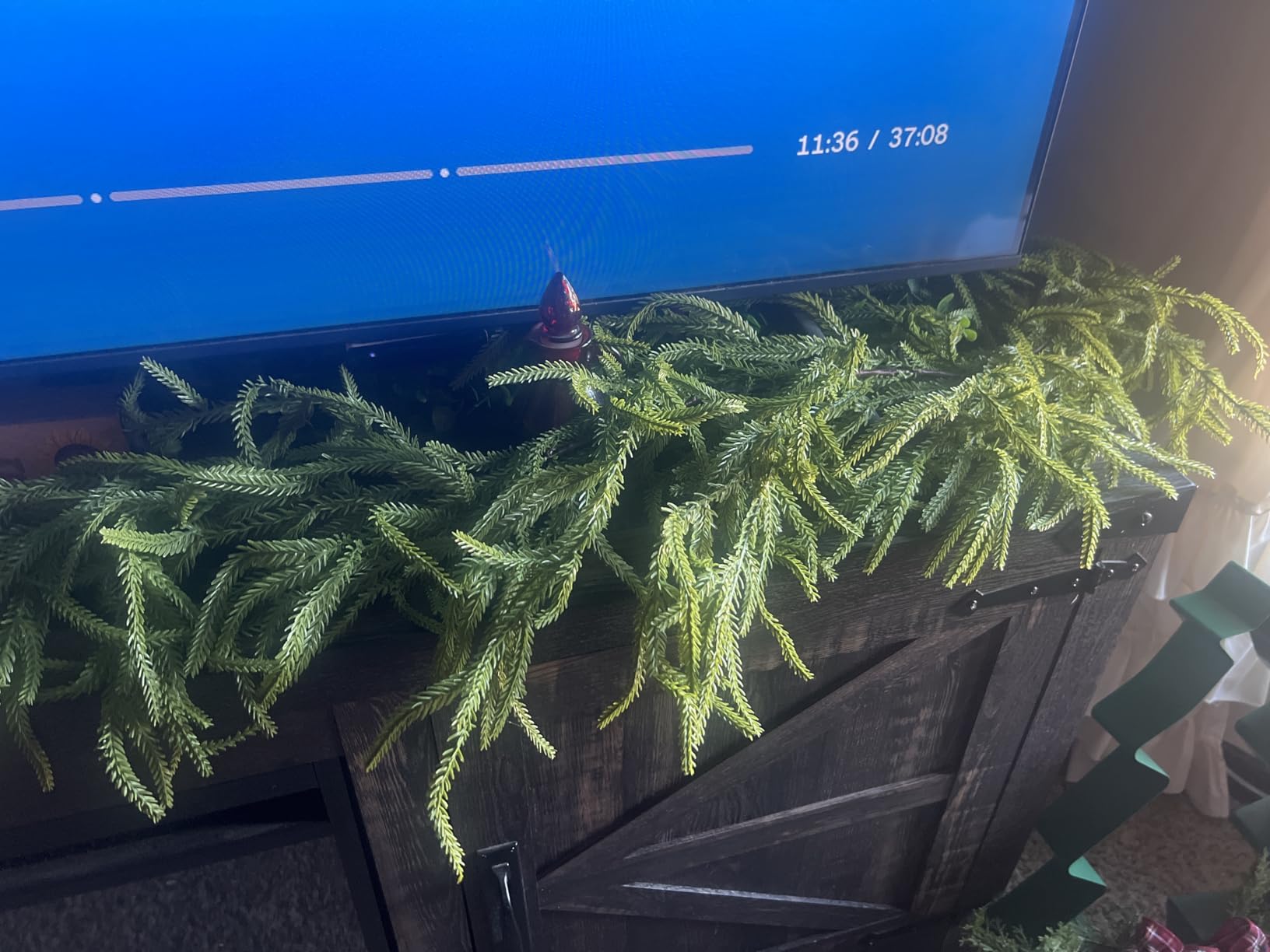 Christmas Garland, 9FT Artificial Norfolk Pine Garland, Real Touch Pine Garland, 96 Branches Christmas Garland for Mantle, Staircase, Banister, Indoor, Outdoor Christmas Decorations customer photo 1