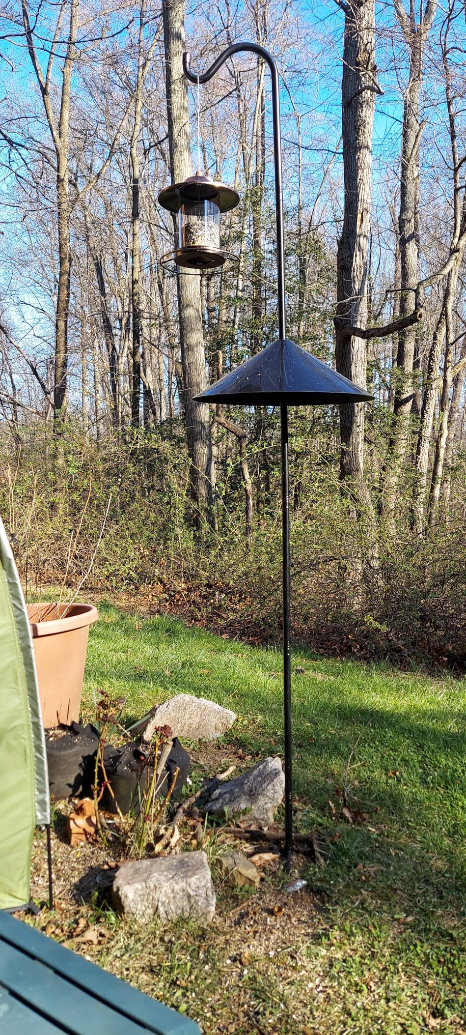 Gtongoko Bird Feeder Pole Squirrel Proof 92 Inch Shepherds Hook for Outdoor with Squirrel Baffles Adjustable Heavy Duty with 7 Prongs Base for Hanging Plants, Bird Feeders, Black customer photo 1