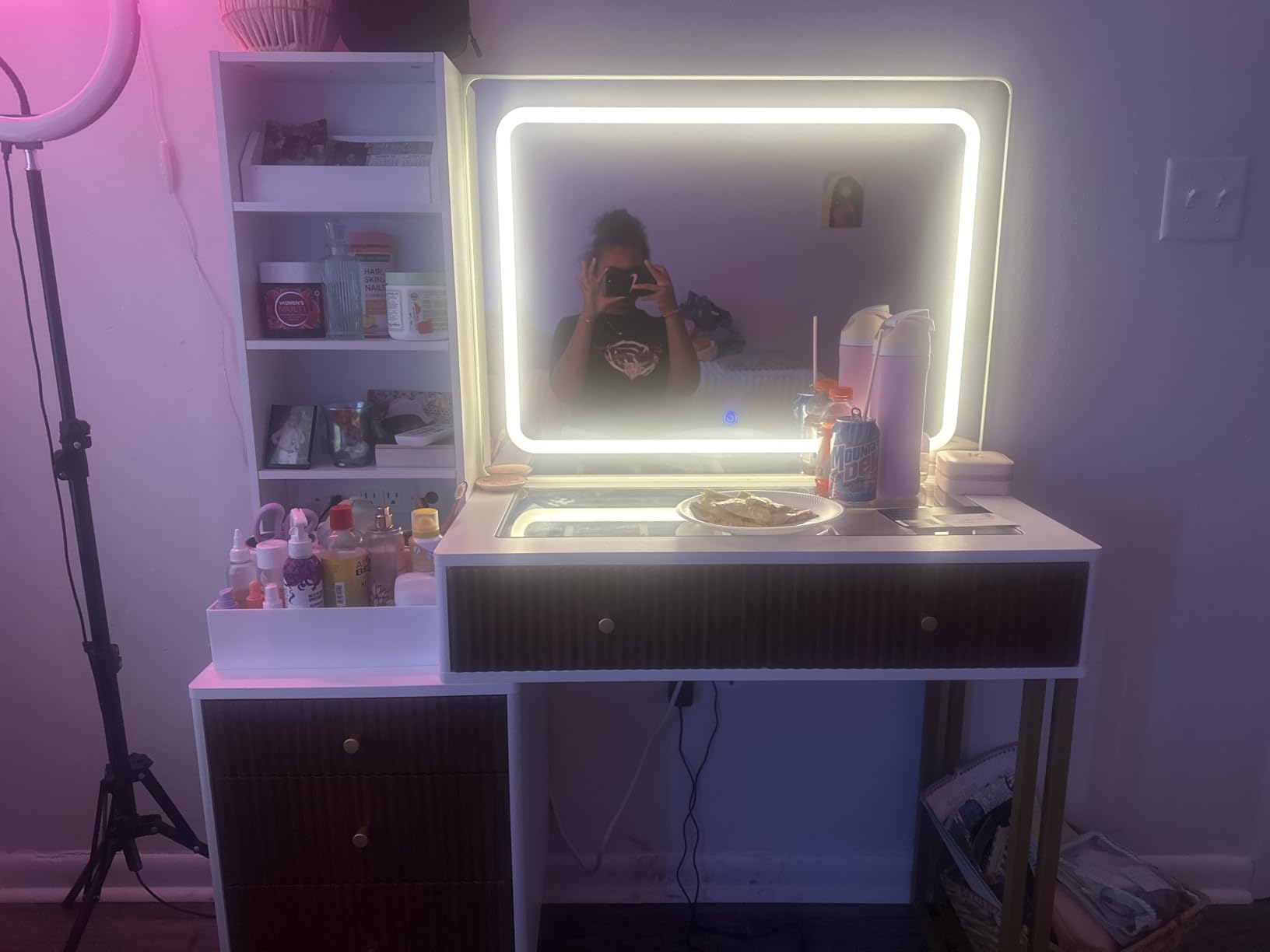 Fluted Vanity Desk with 32'' HD Mirror and Lights, 44''/w Modern Glass Top Makeup Vanity Table with Drawers & Charging Station, 3 Shelves, Makeup Tray Dressing Table for Bedroom(White) customer photo 1