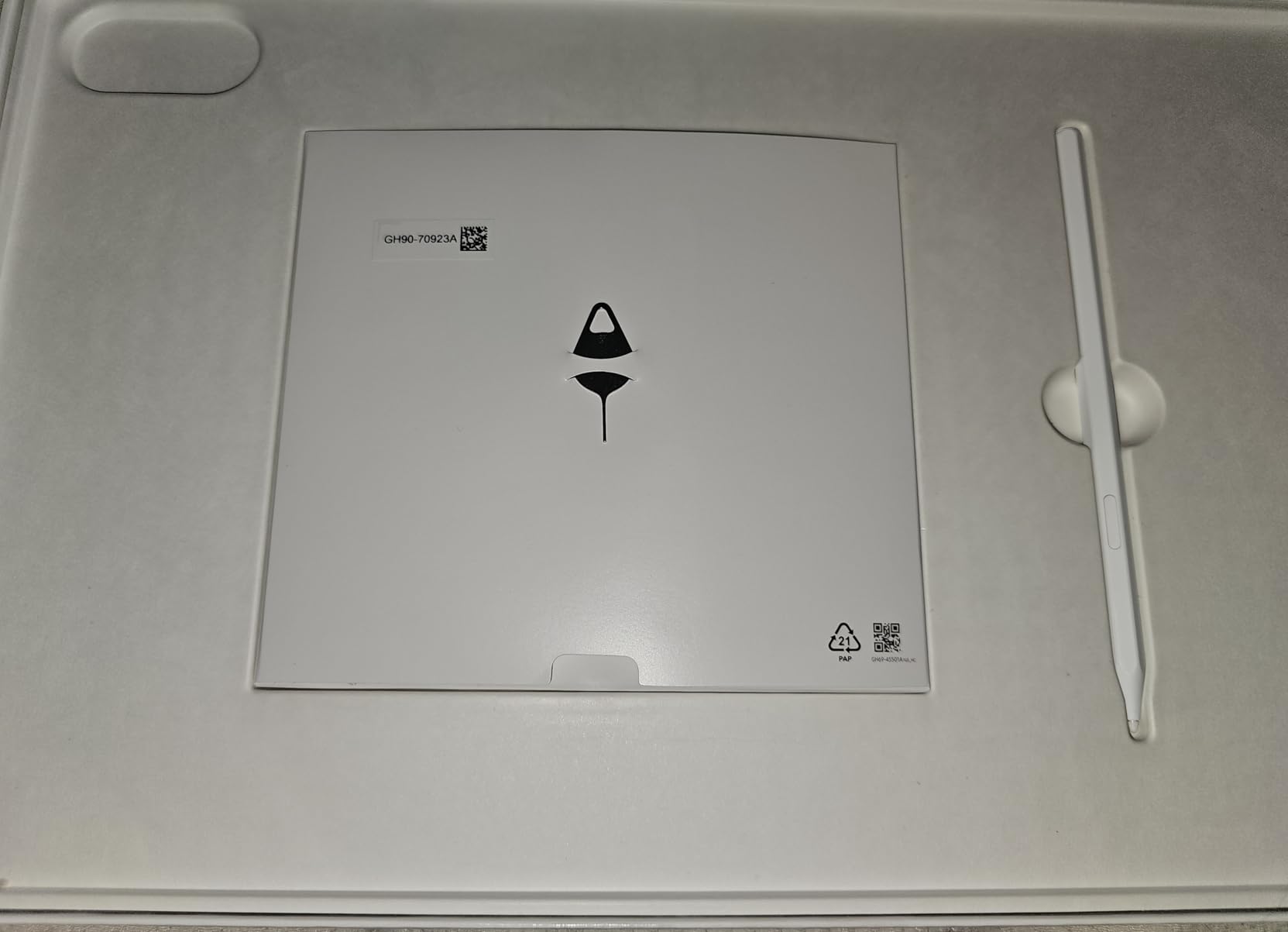 Samsung Galaxy Tab S11 Ultra Ai Wifi Model, 14.6 inch 11600 mAh 13MP SM-X930 Dual Camera with S Pen (Gray SM-X930NZSAGTO, 256GB + 12GB) customer photo 1