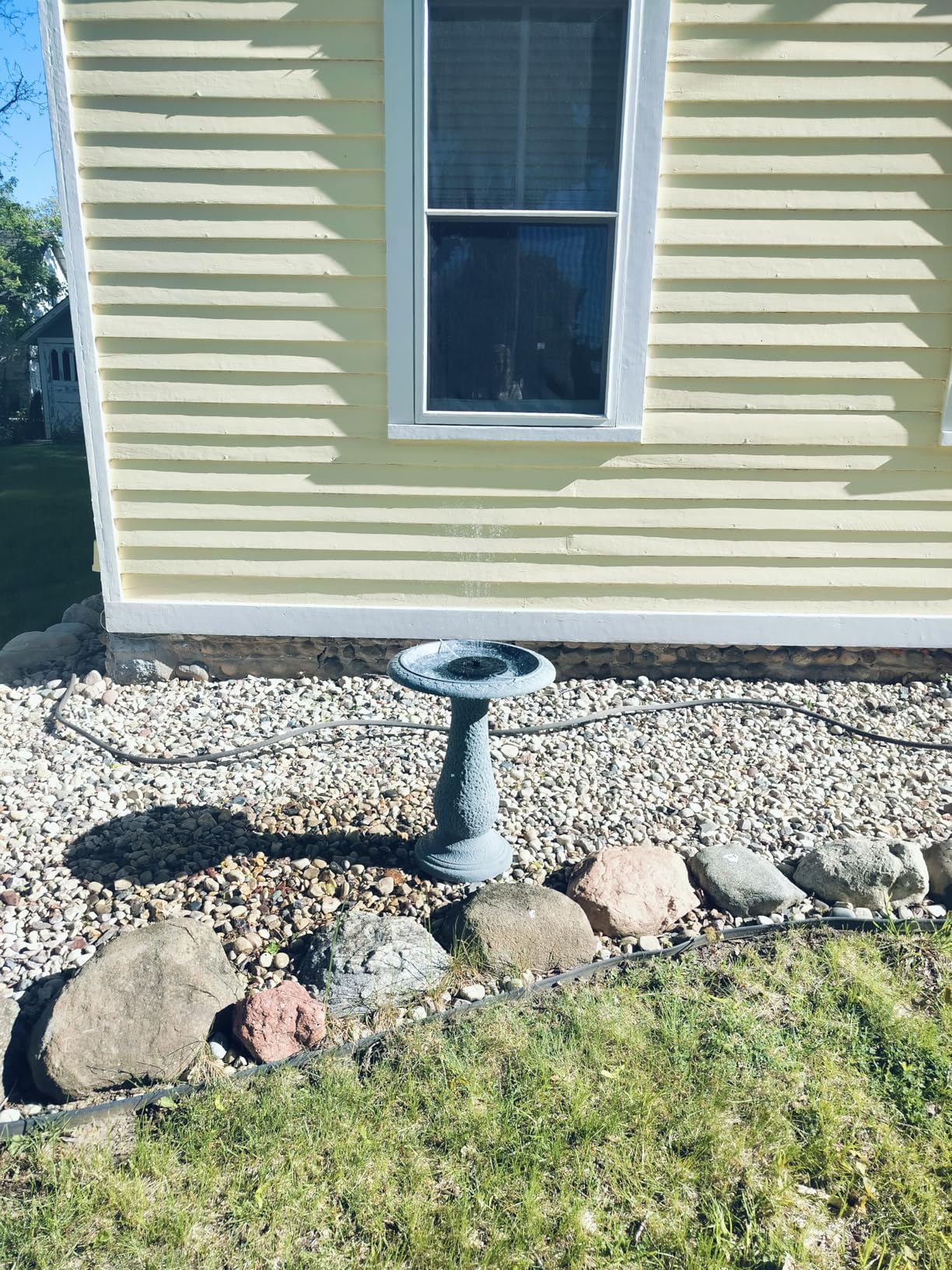 Pedestal Birdbath with Solar Fountain, Resin Stone Composite Outdoor Garden Decor, Standing Bird Bath for Outside Patio Yard, 23-Inch Tall, Garden Fountain, Resin Bird Baths, Hummingbird Bowl customer photo 1