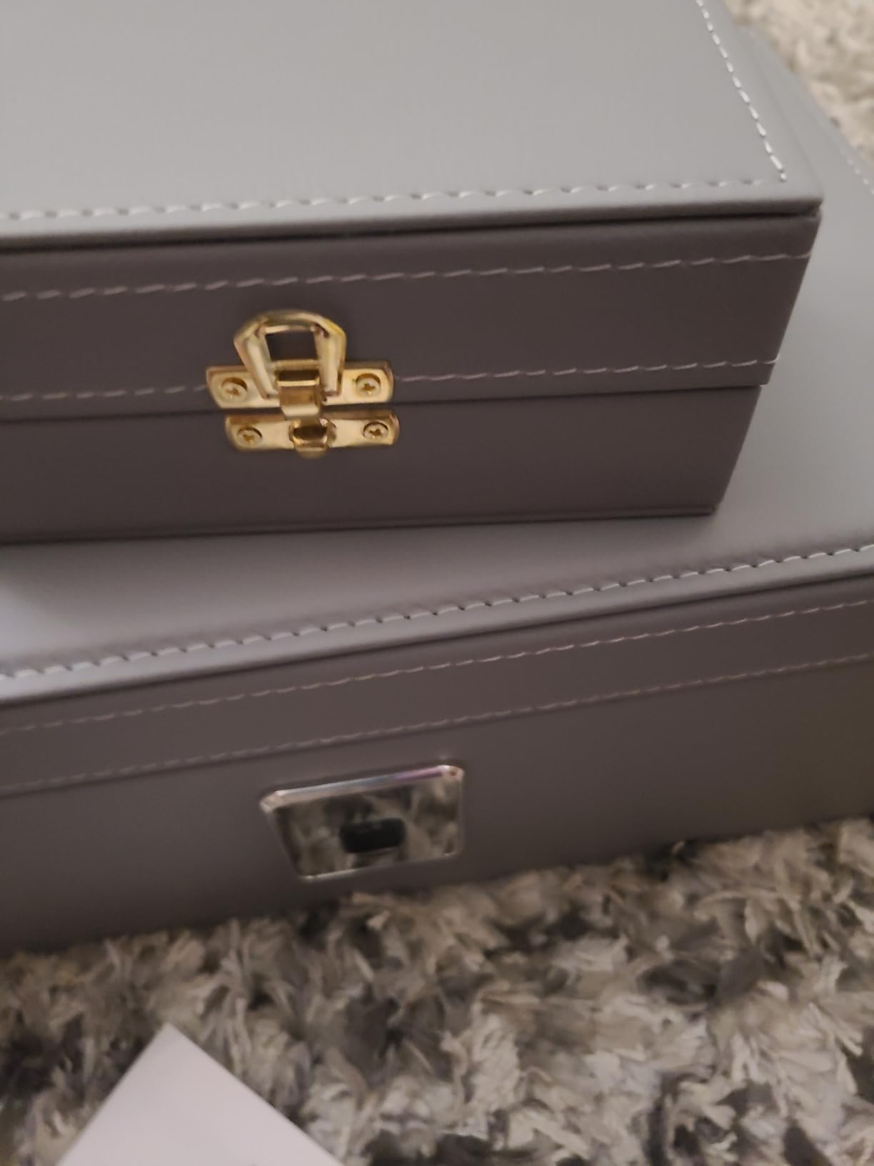 Jewelry Safe, Biometric Fingerprint Safe, Leather Wrapped Jewelry Box with Lock & Mirror, Ultra-Lightweight Jewelry Box Suitable for Home Use & On-the-Go(Three-Tier Gray) customer photo 1