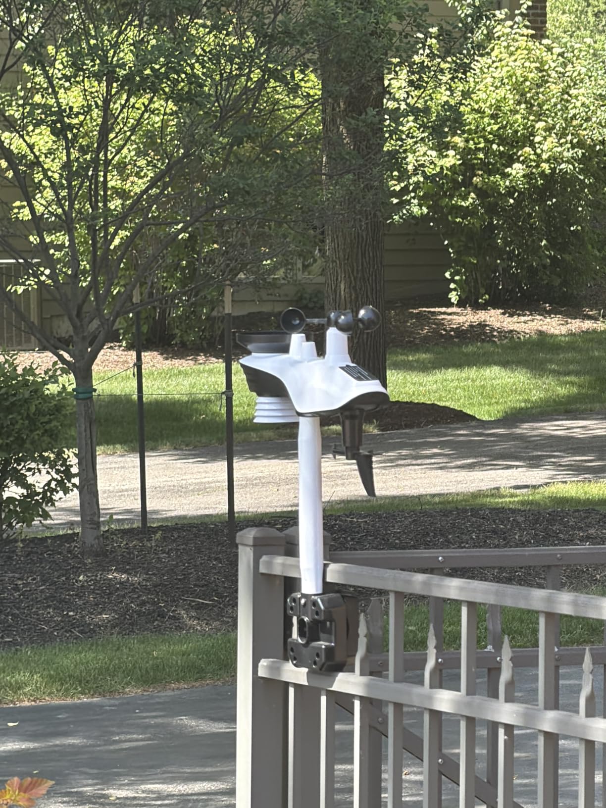 Sainlogic Smart WiFi Weather Station, Wireless Indoor Outdoor Weather Station with 24/7 Weather Forecast, Wind Speed, Rain Gauge, Alerts & 2-Year Data Export for Home Garden customer photo 2