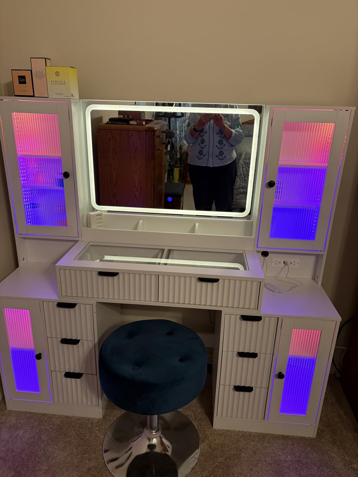 Fluted Makeup Vanity Desk with Mirror and Lights, 55