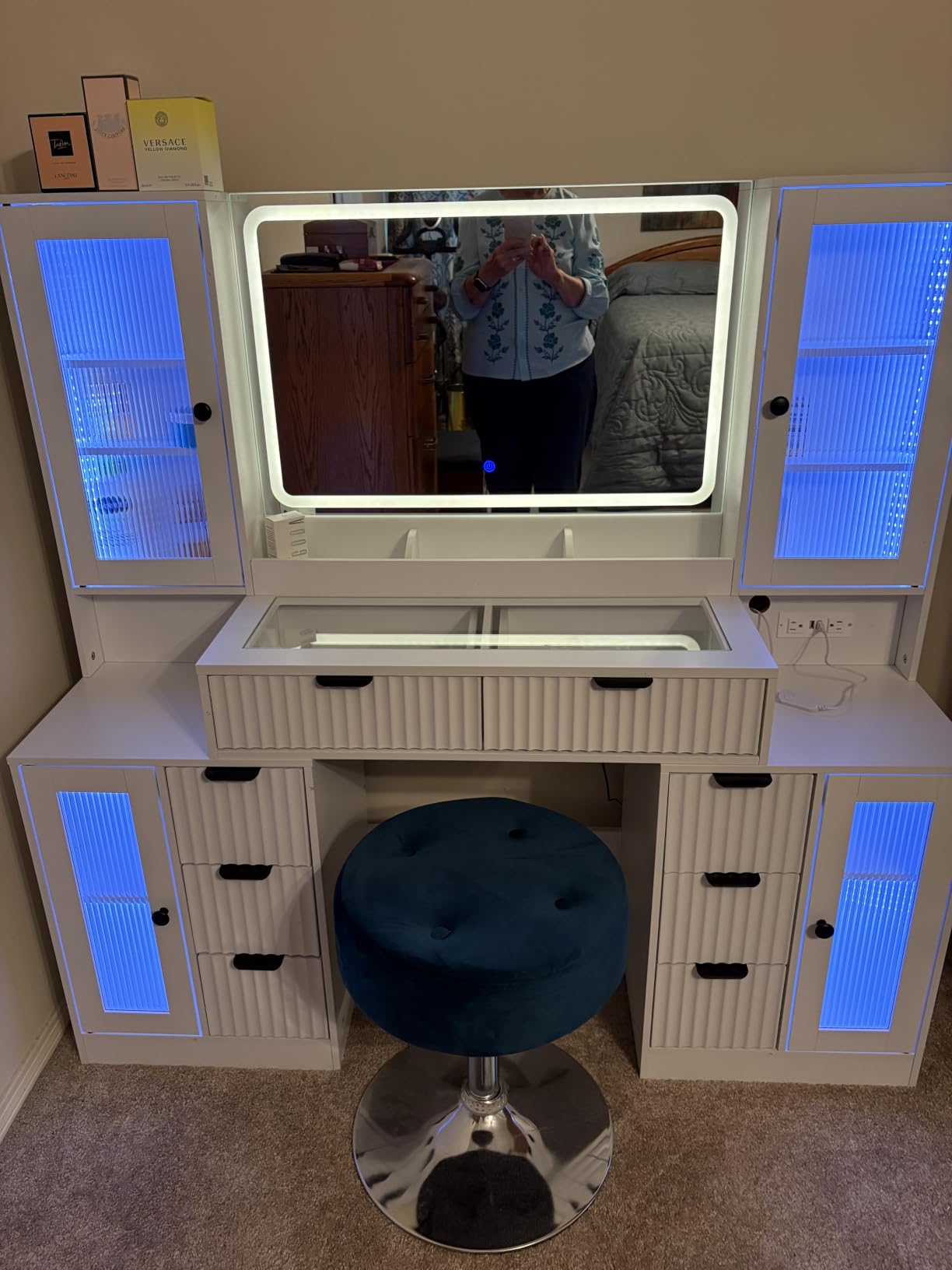 Fluted Makeup Vanity Desk with Mirror and Lights, 55