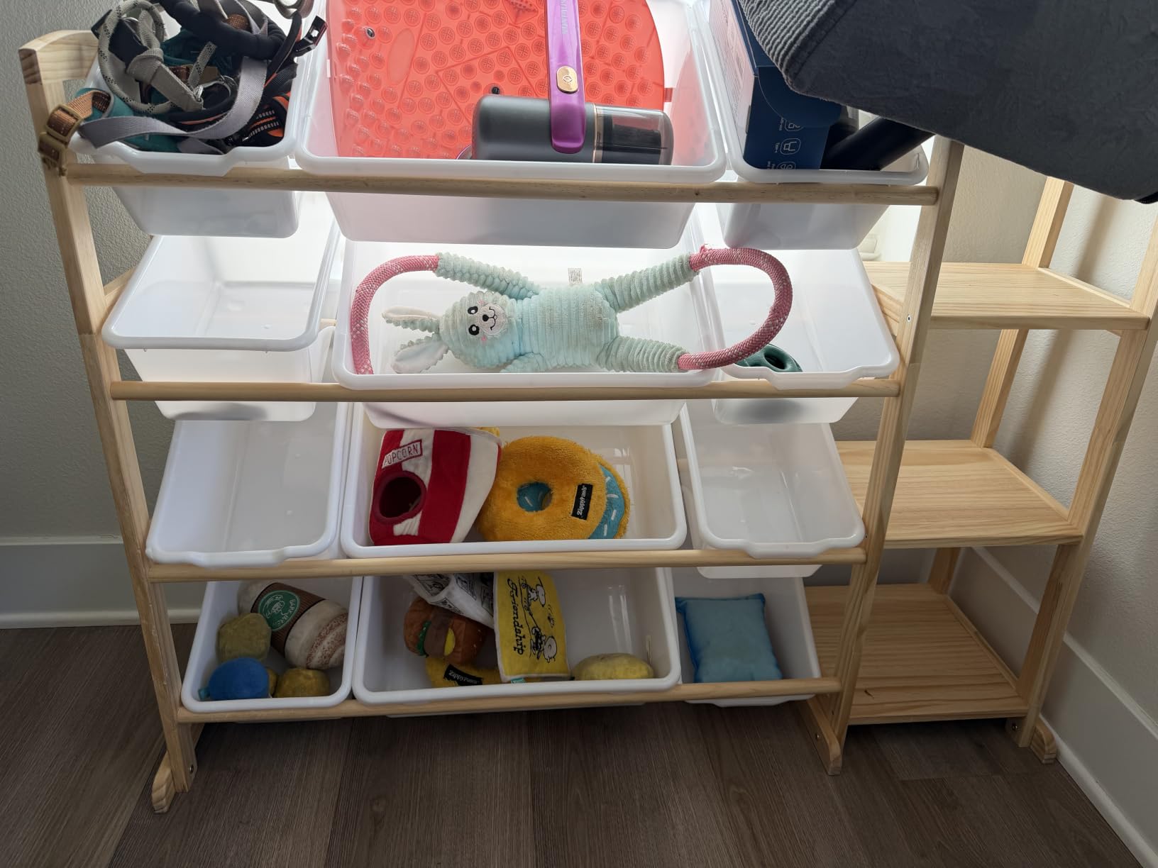 Etitlly Wooden Toy Organizer with Bookshelf, 12 Bins & 6 Tier customer photo 1