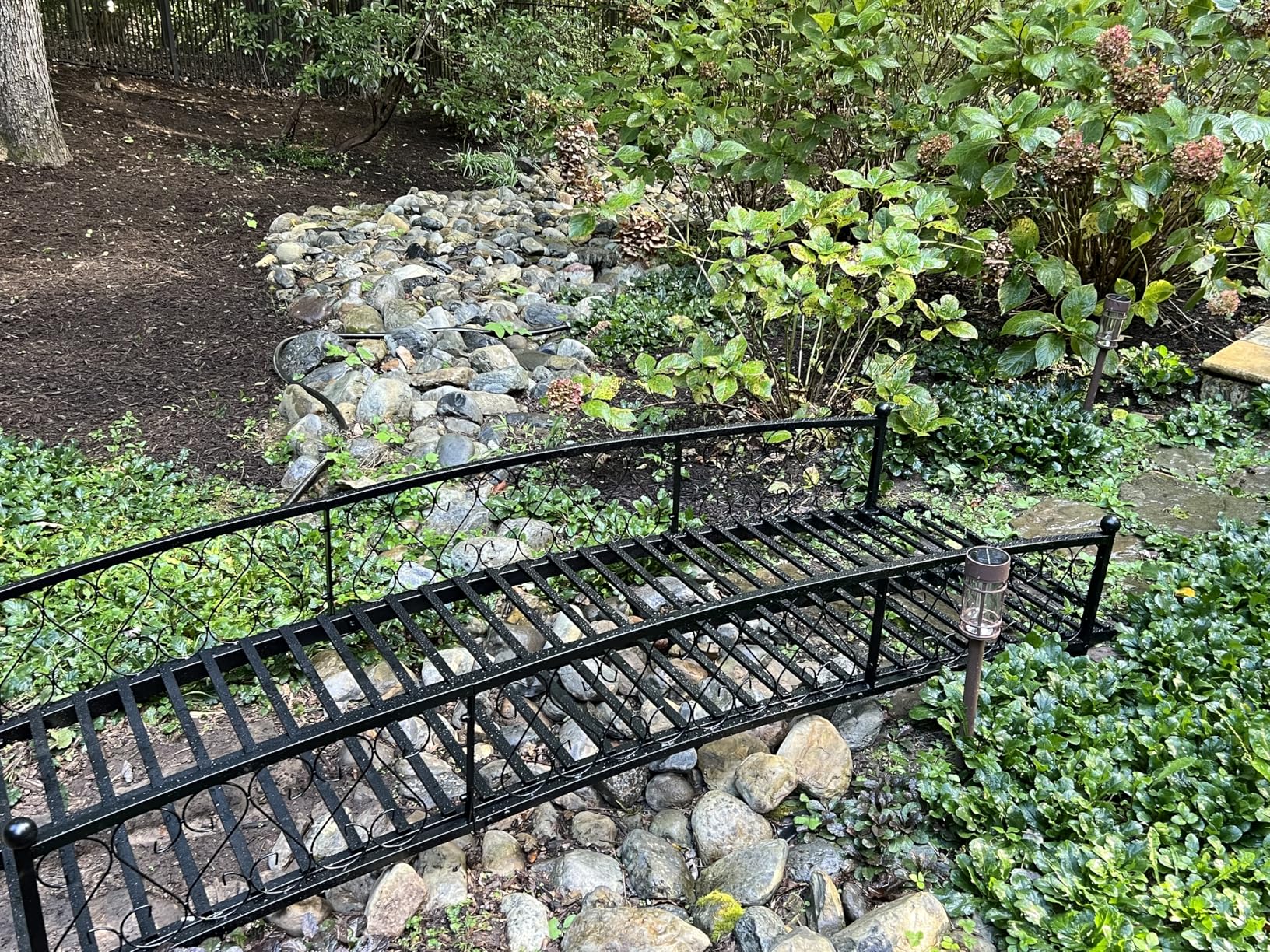 Garturects 6 FT Metal Garden Bridge - Decorative Footbridge with Siderails, 660 LBS Weight Capacity, Outdoor Foot Bridge for Backyard, Creek, Stream, Pond (Black) customer photo 2