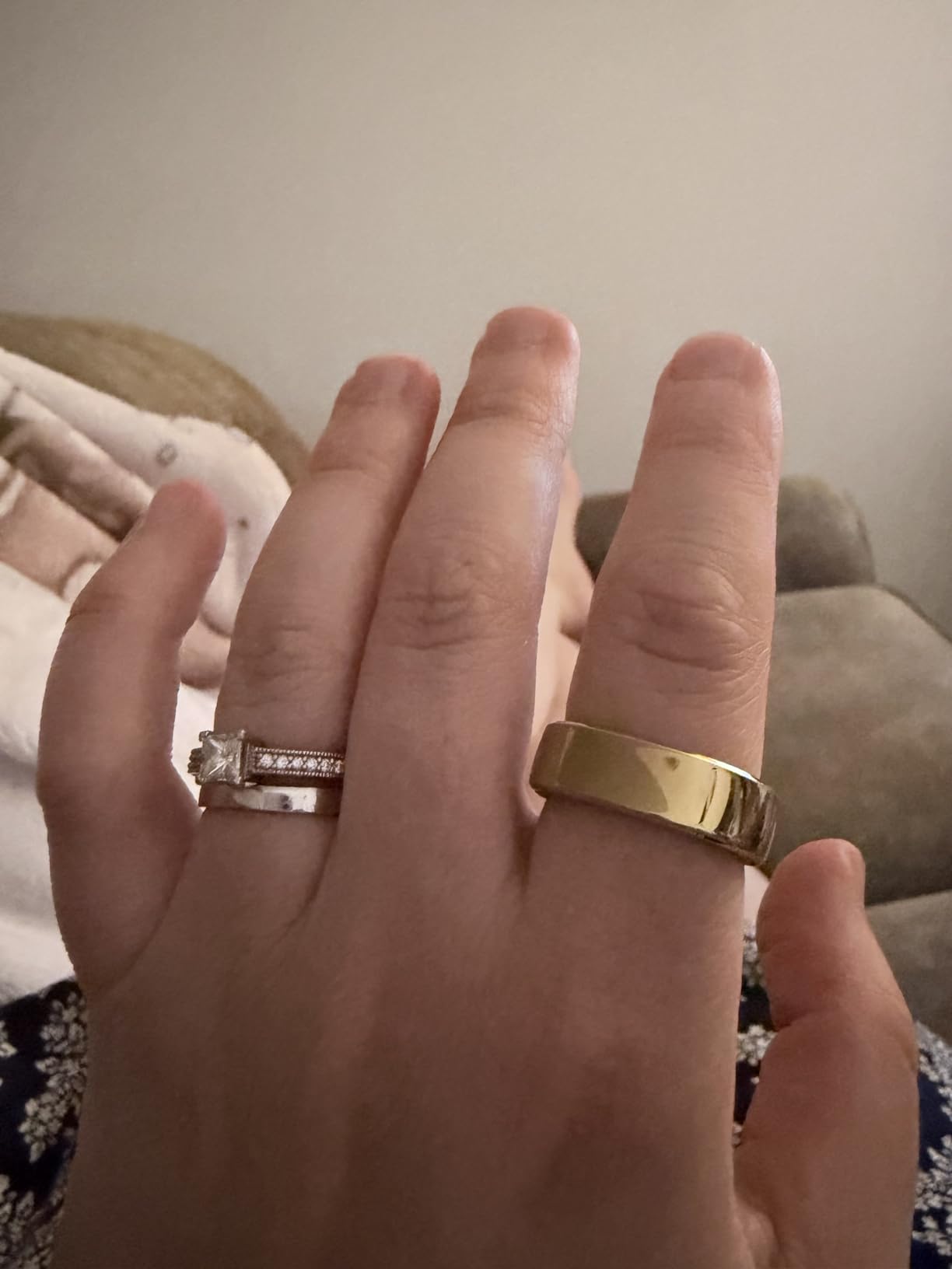 Gen 3 Smart Ring - Vascular Trends (Size 8, Royal Gold) | No App Subscription, Vibration Alerts, Sleep, Fitness & Heart Rate, 14-Day Battery Life, Size Before You Buy customer photo 1