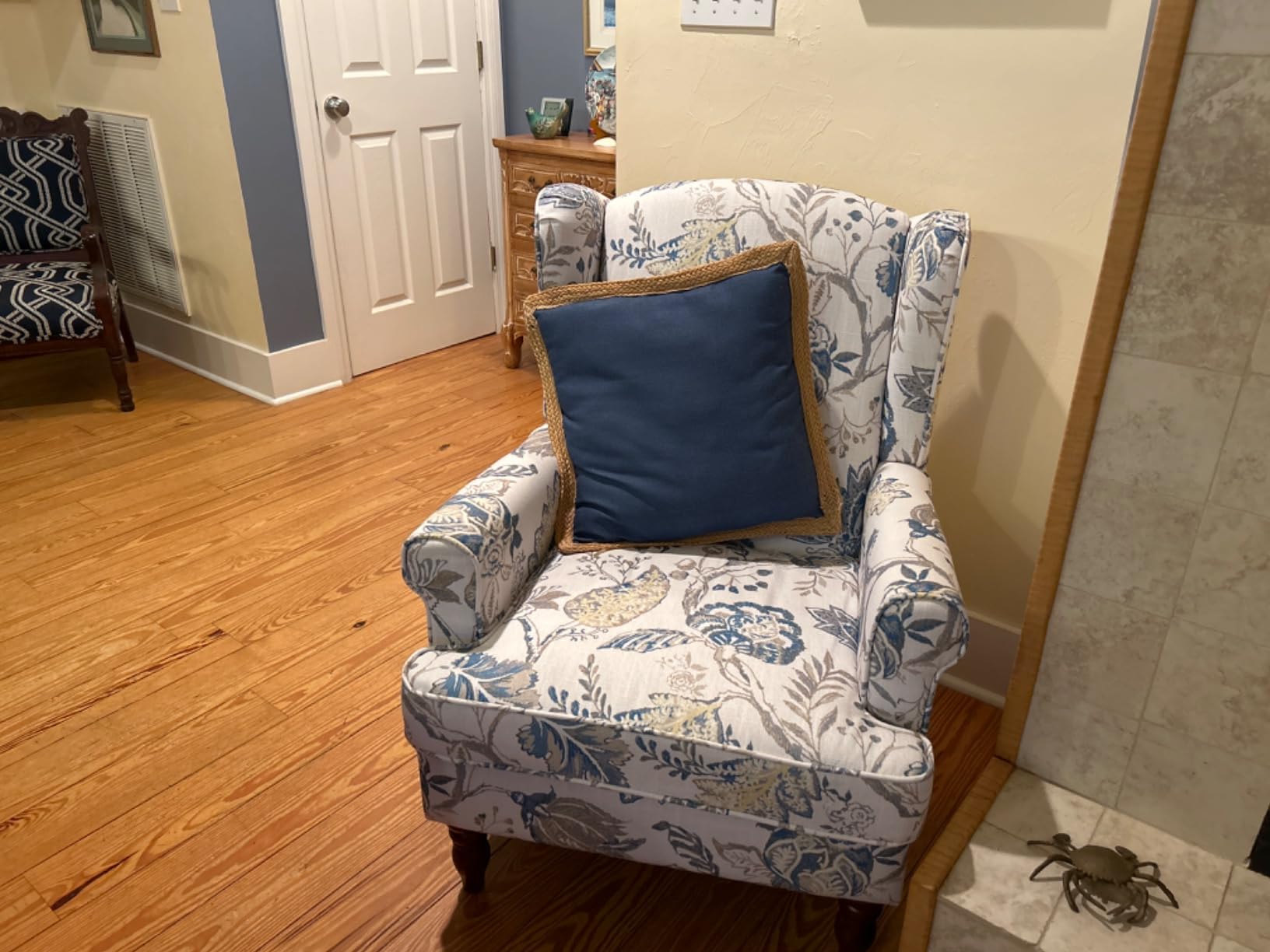 Bezseller Modern Wingback Accent Chair with Soft Cushion Beige | High Back Upholstered Fabric Armchair, Single Sofa Chair, Comfy Reading Chair for Living Room, Bedroom, Home Office customer photo 1