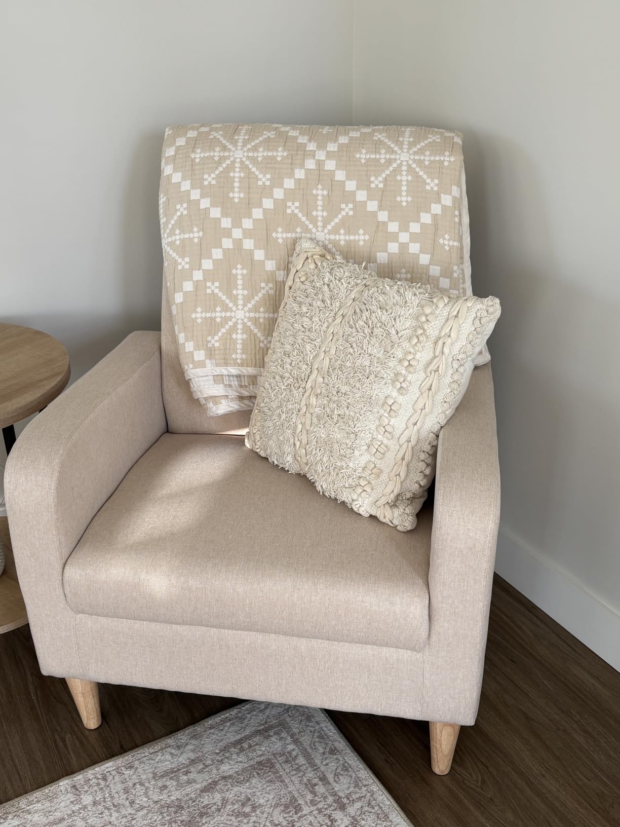 COLAMY Mid-Century Modern Accent Chair, Fabric Upholstered Living Room Chair with Back Pillow & Solid Wood Legs, Comfy Armchair for Living Room, Bedroom, Single Sofa, Beige customer photo 2