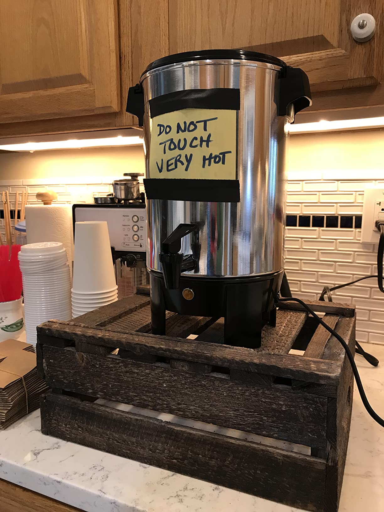West Bend Commercial Coffee Urn Highly-Polished Aluminum NSF Approved Features Automatic Temperature Control Large Capacity with Cup Per Minute Brewing and Easy Clean Up, 100-Cup, Silver customer photo 2