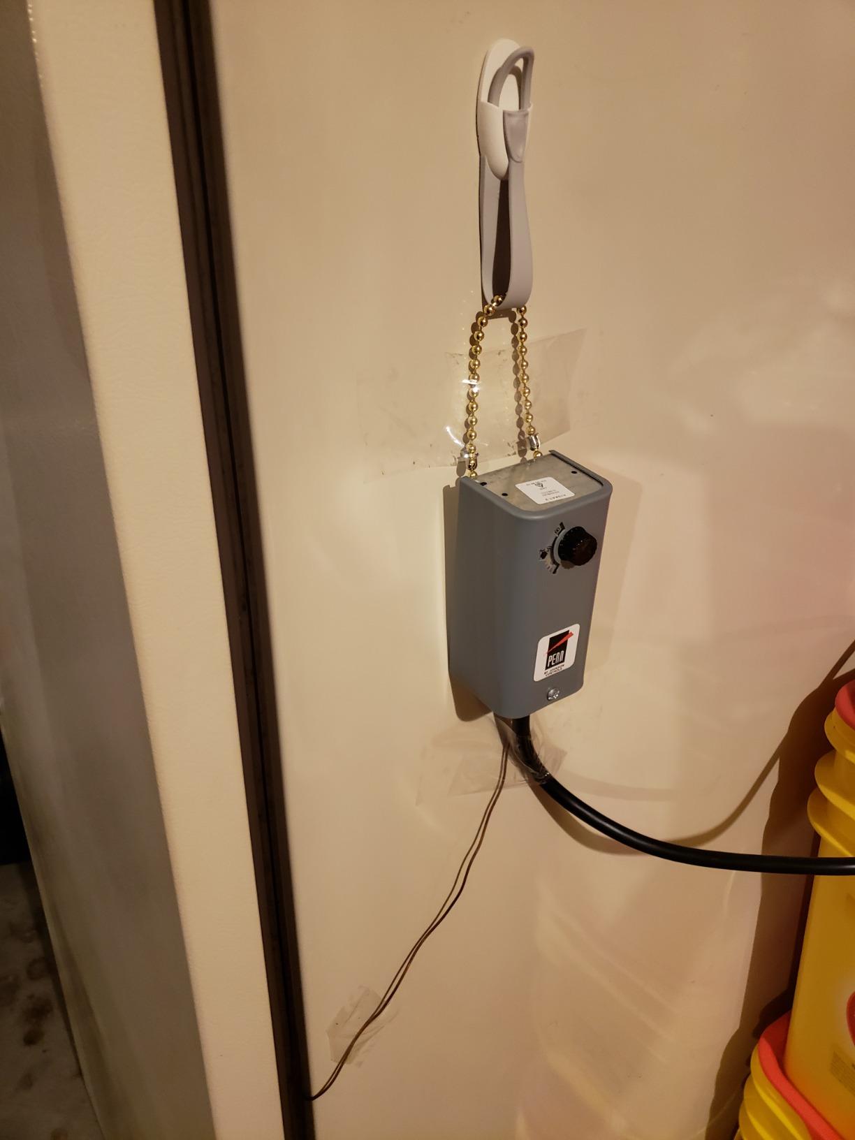 Jonson Controls A19AAT-2C Freezer Temperature Controller (D132) customer photo 2