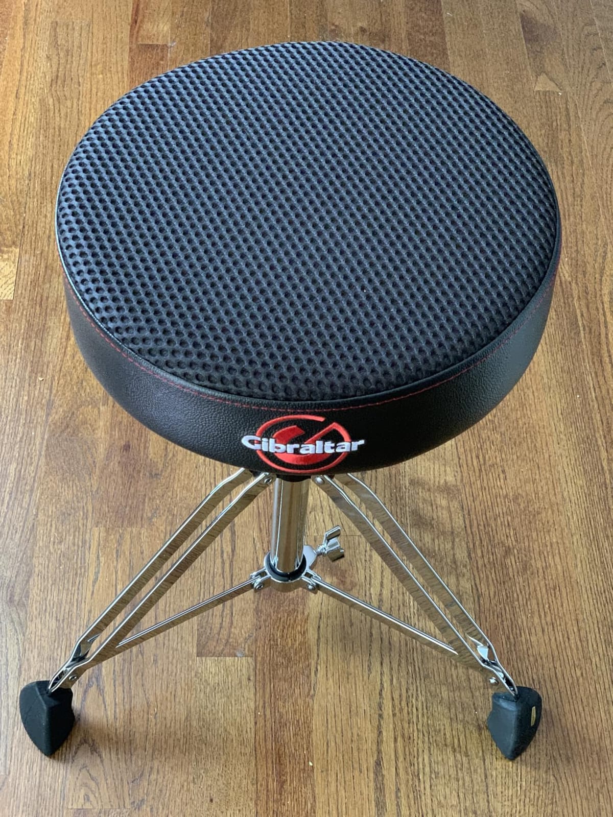 Gibraltar Drum Throne with Adjustable Height, Round Seat, Double-Braced Stool, Comfortable Cushion, Stable Tripod Base, Ideal for Practice, Studio, or Live Performance (9608) customer photo 2