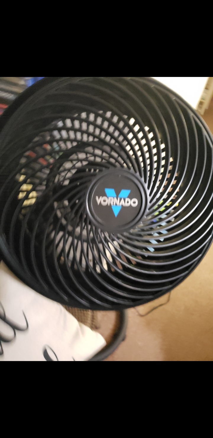 Vornado 783 Full-Size Whole Room Air Circulator Fan, Adjustable Height, 3 Speeds, Tilt Head, Removable Grill, Moves Air 100 Feet, Pedestal Fan for Home, Office, Bedroom, Black customer photo 2