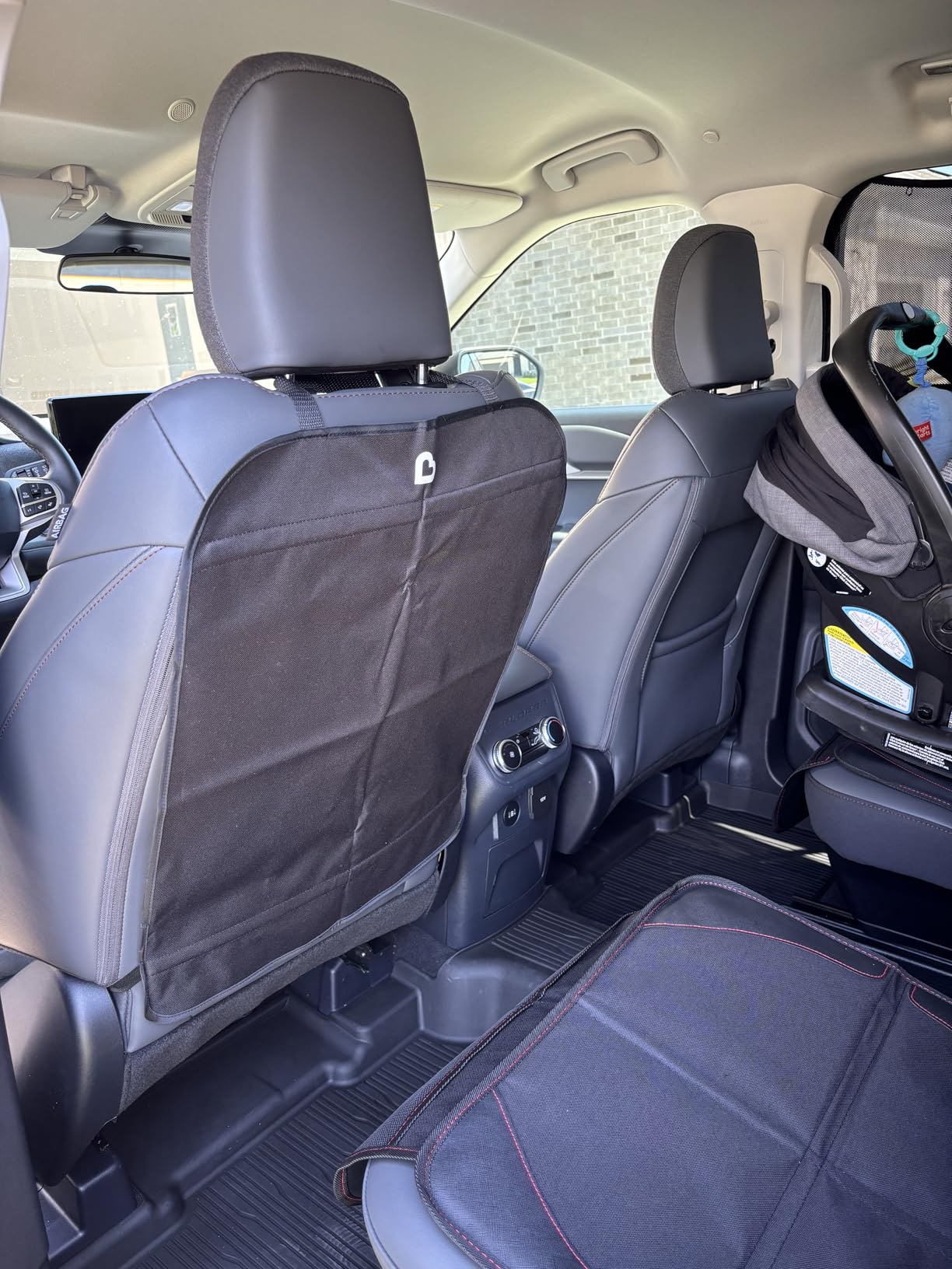Munchkin Deluxe Back Seat Cover for Kids, Kick Mats, Black, 2 Pack customer photo 2