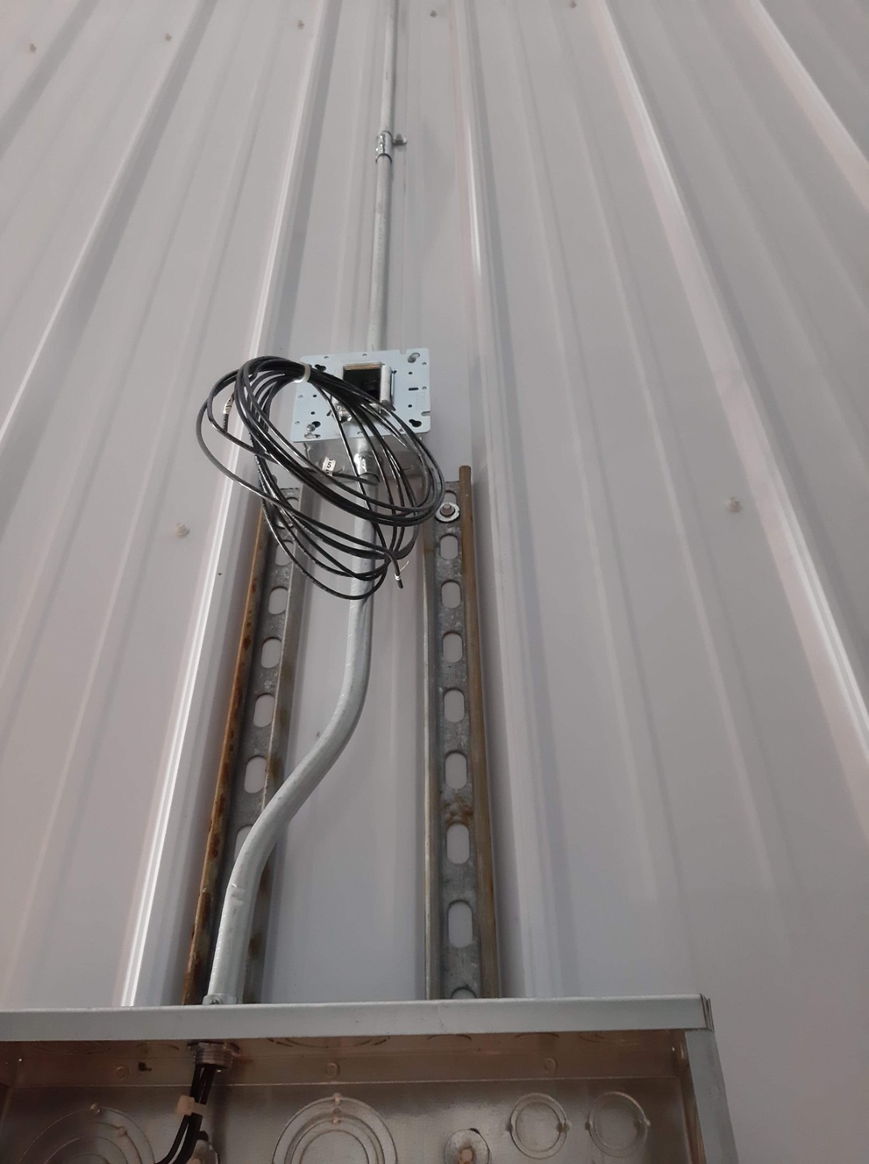 Southwire Pullit Wire Pulling Device, RollerStyle Tool for Running Wire Through Electrical Boxes, OnePerson Installation customer photo 1