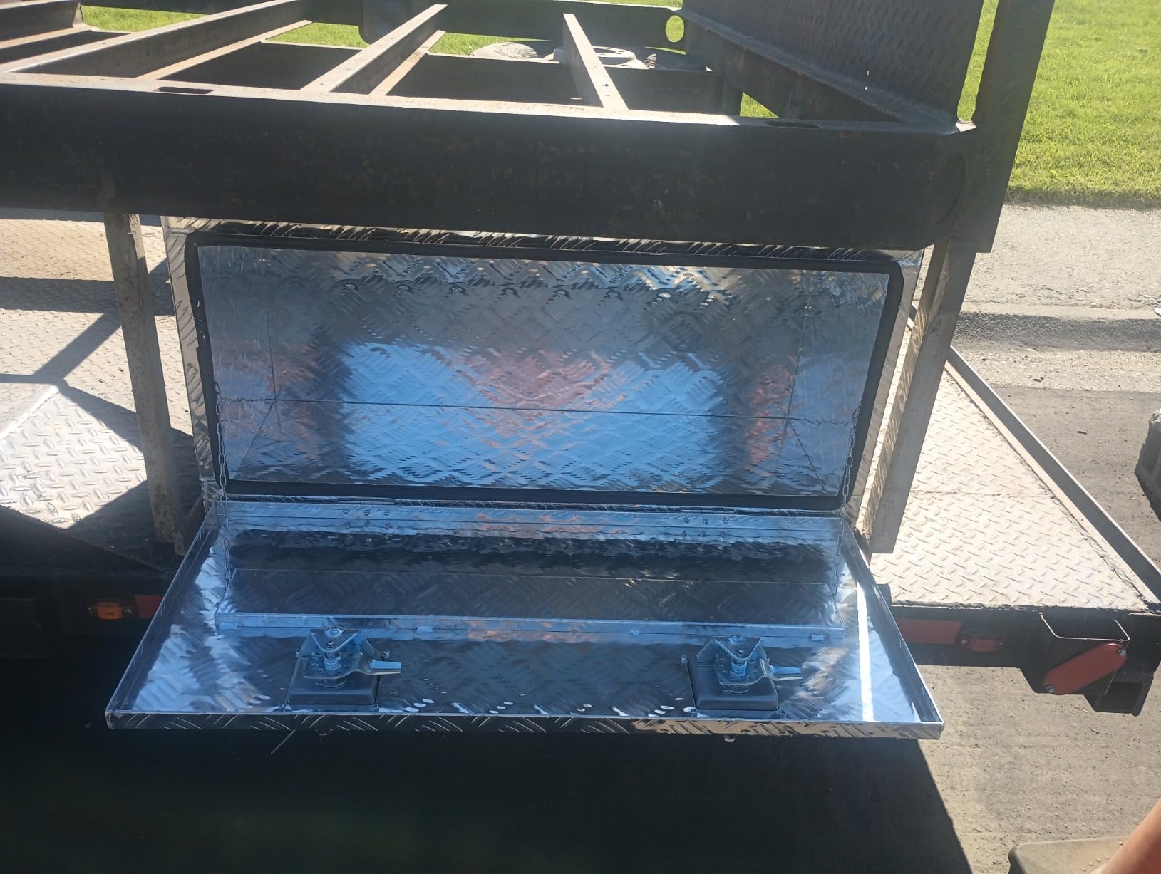36 Inch Heavy Duty Aluminum Bar Tread Tool Underbody Box customer photo 1