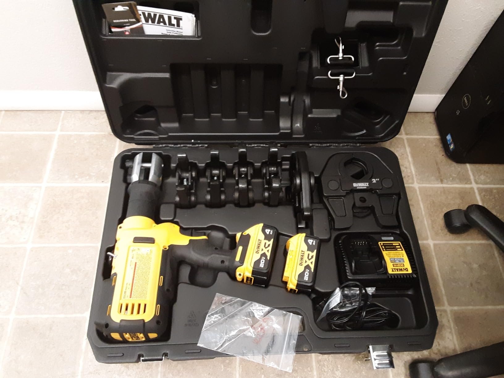 DEWALT 20V MAX Cordless Plumbing Pipe Press Tool Kit with Crimping Heads, Pro Press Tool For Copper Pipe and Stainless Steel Pipes, ½