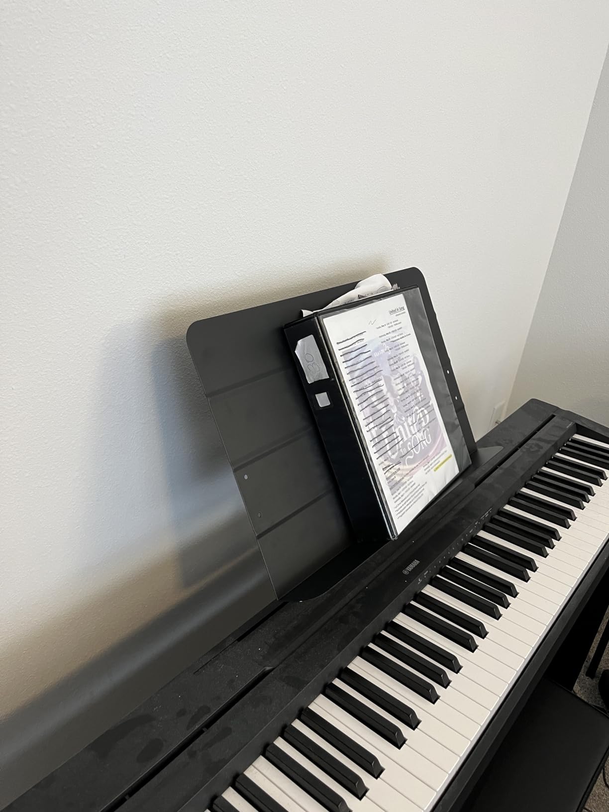 Amazon Basics Portable Height Adjustable Sheet Music Stand, Sturdy Metal, Black customer photo 1
