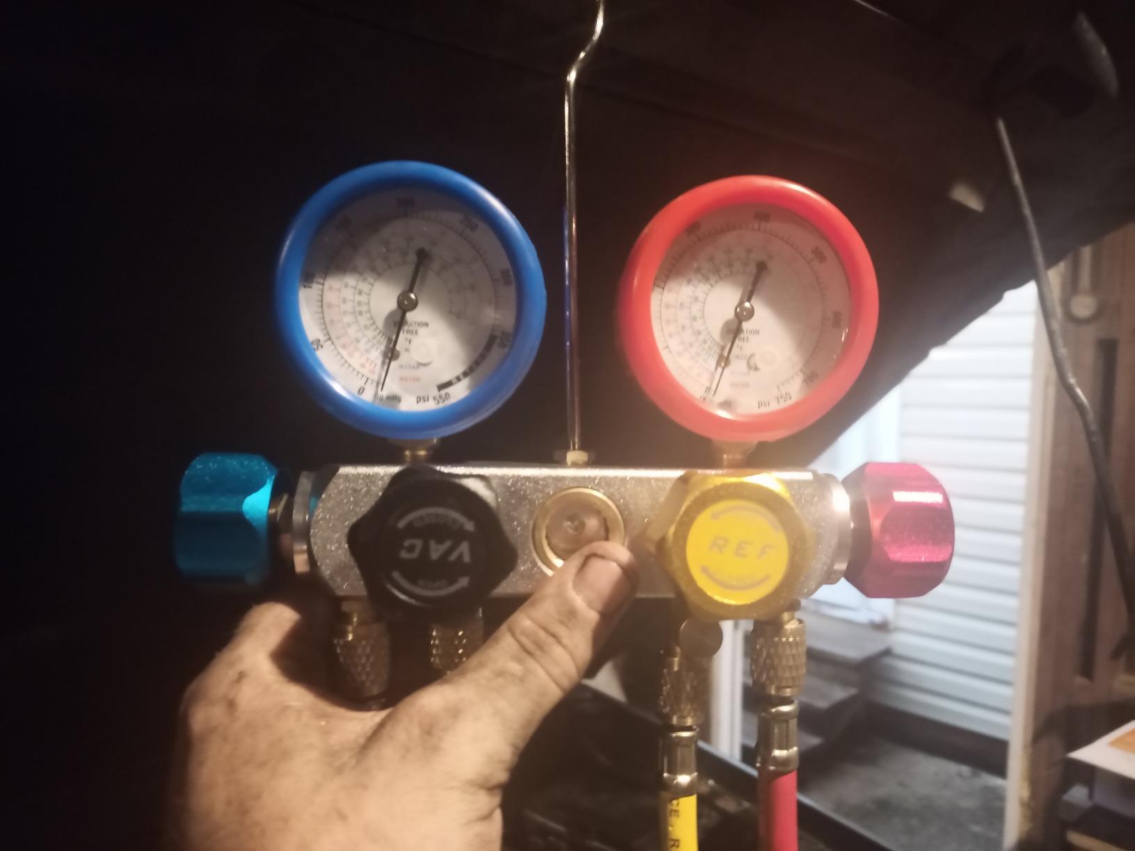 BACOENG 3.6CFM 1/4HP AC Vacuum Pump and Gauge Set for R134a R22 R410a | 110V HVAC Vacuum Pump Kit, Copper Motor, 3 Color Hoses, R134a Can Taps, Car Quick Couplers, Vacuum Pump Oil, Carry Bag customer photo 2