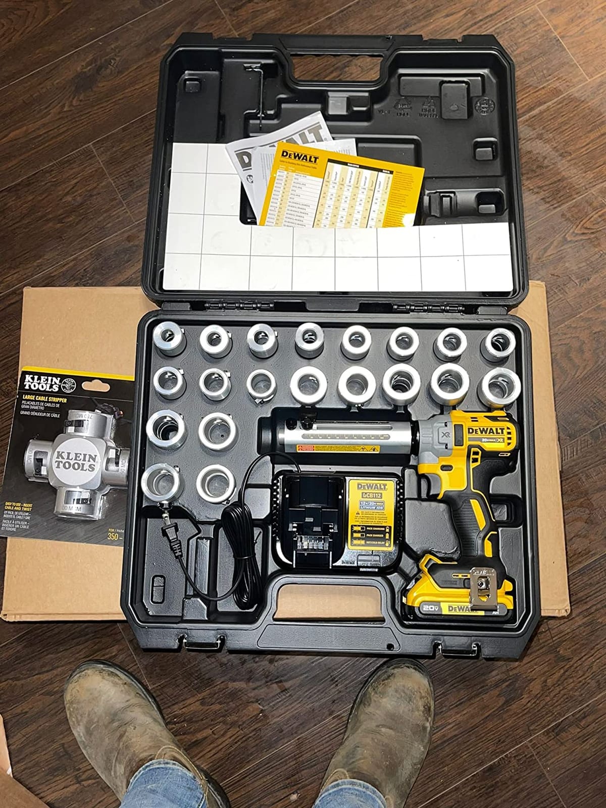 DEWALT DCE151TD1 20V MAX* XR Cordless Cable Stripper Kit customer photo 1