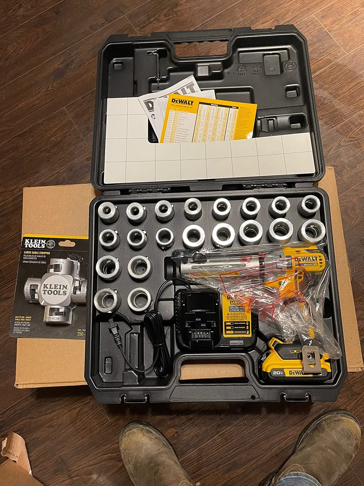 DEWALT DCE151TD1 20V MAX* XR Cordless Cable Stripper Kit customer photo 2