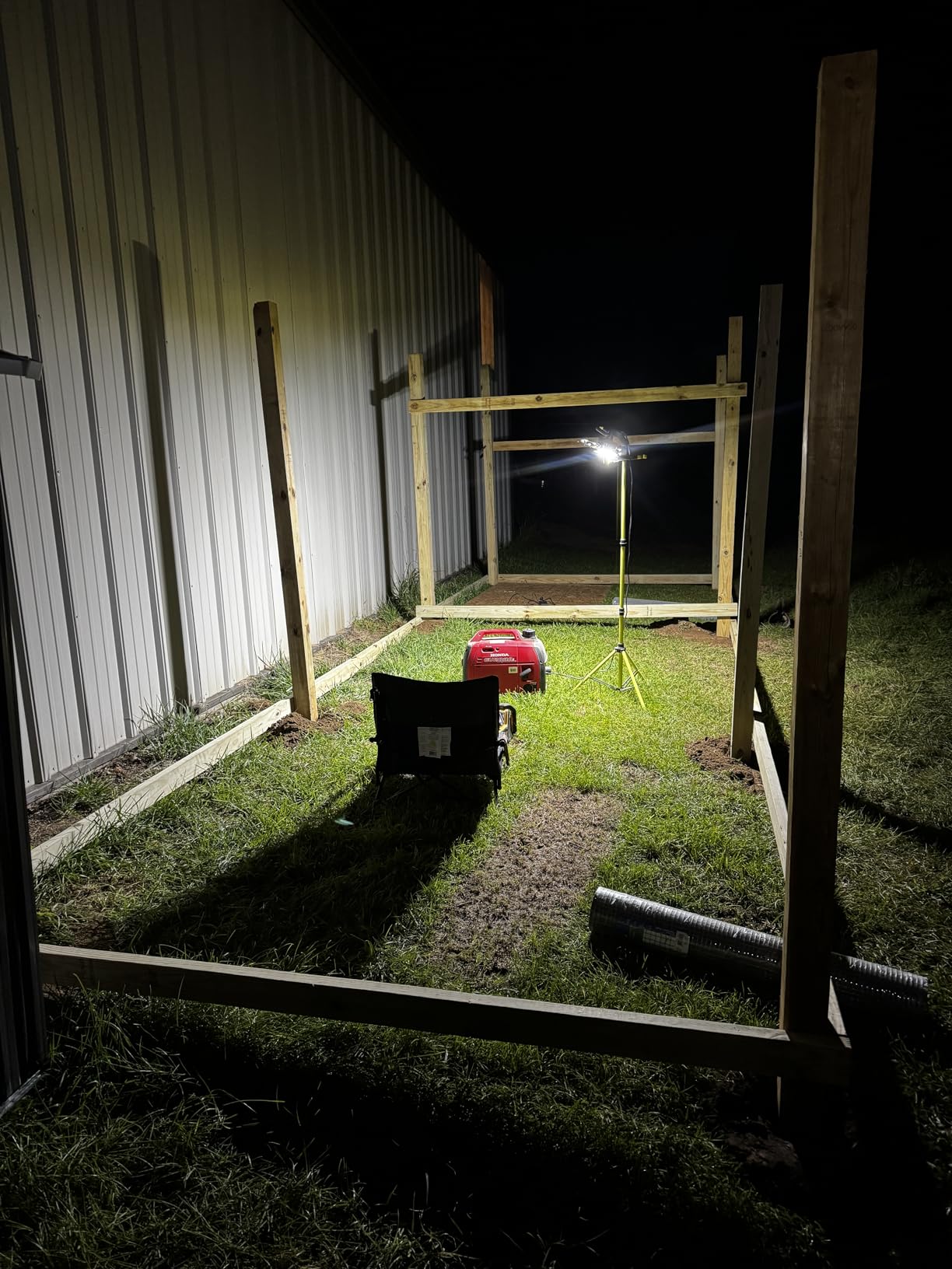 DEWALT 20V MAX LED Work Light with Stand, Tripod Light, 3000 Lumens of Brightness with 3 Modes, Tool Only (DCL079B) customer photo 1