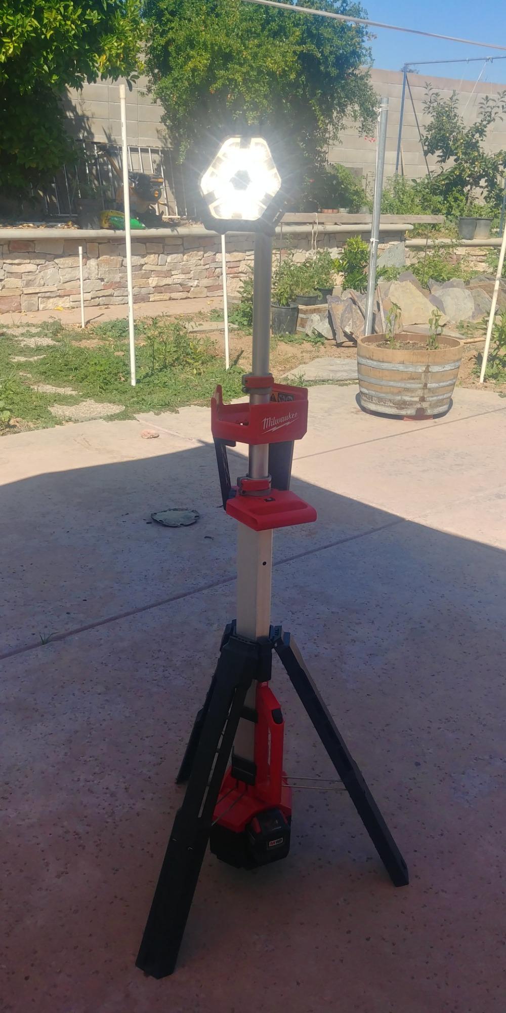 M18 ROCKET DUAL POWER TOWER LIGHT customer photo 1