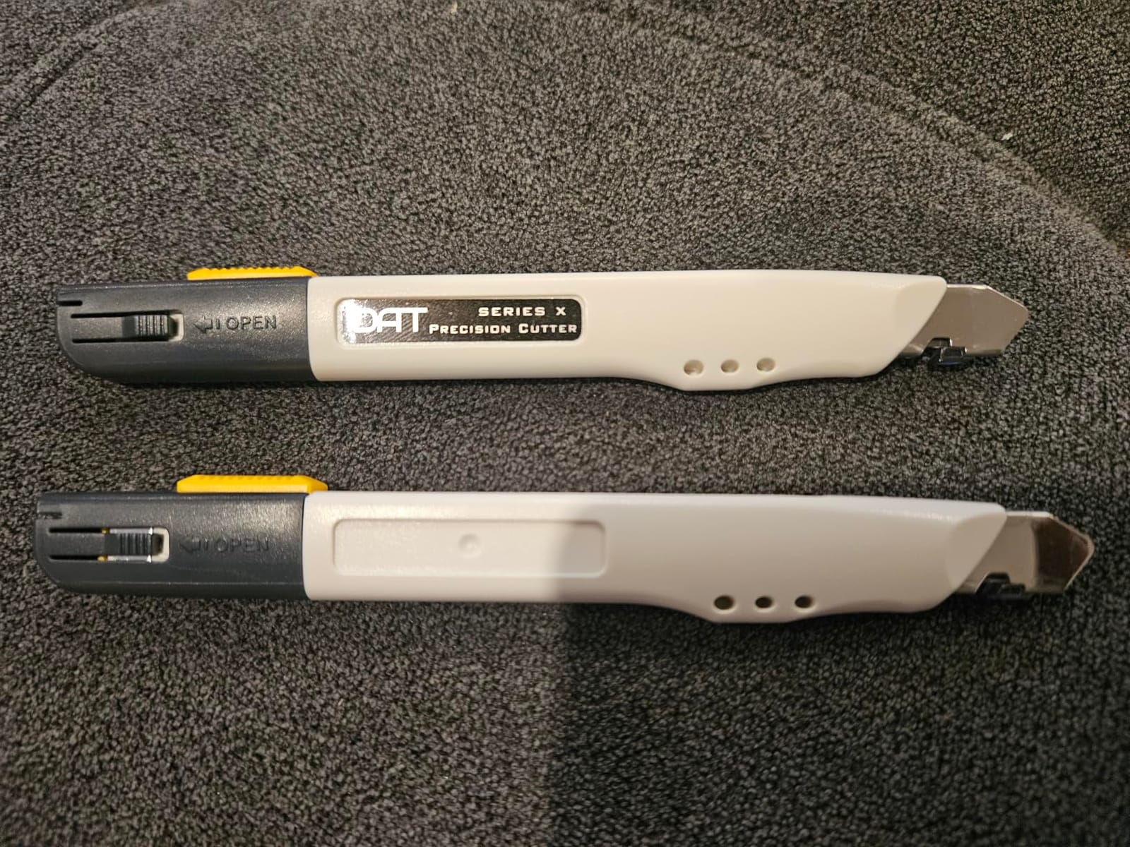 VViViD Premium Retractable Precision Balanced Multi-Use Utility Cutting Knife for Automotive Vinyl Wraps (1 Pack) customer photo 1